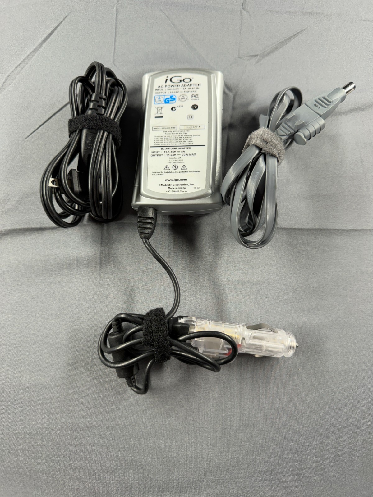 iGo Universal Laptop AC DC Auto Air Power Adapter 6630051-0100 65W 70W
