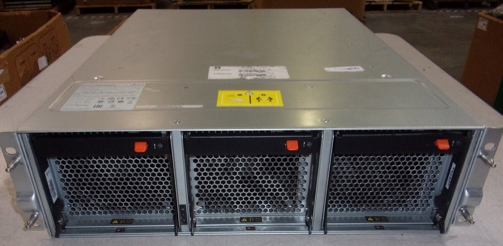NetApp NAF-1301 FAS8020 SAN Disk Array SEE NOTES