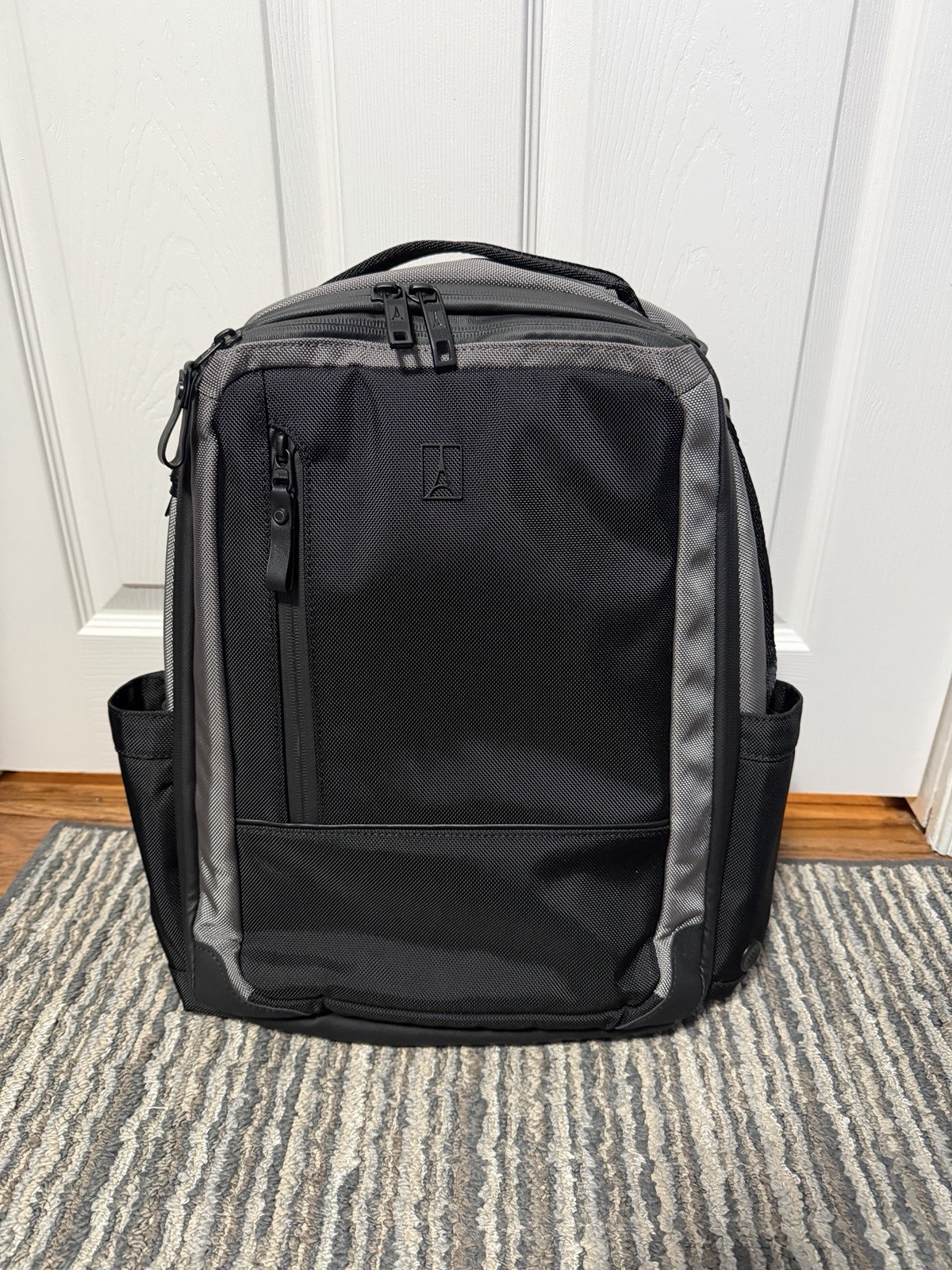Travelpro Altitude Slim Expandable Backpack 20-24L Falcon Grey