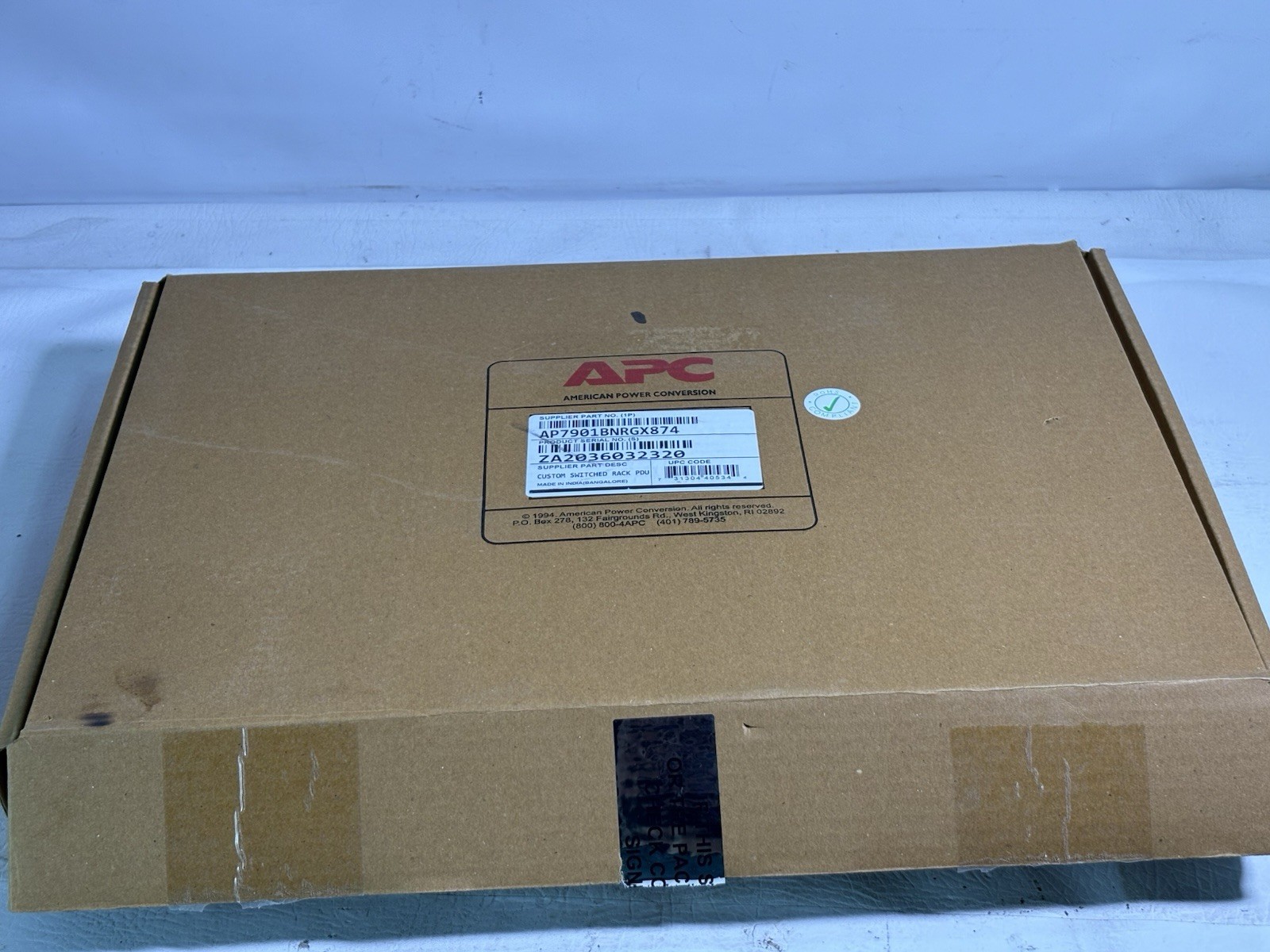APC AP7901BNRGX874 Rack PDU, Custom Switched Rack PDU / NEW OPEN BOX