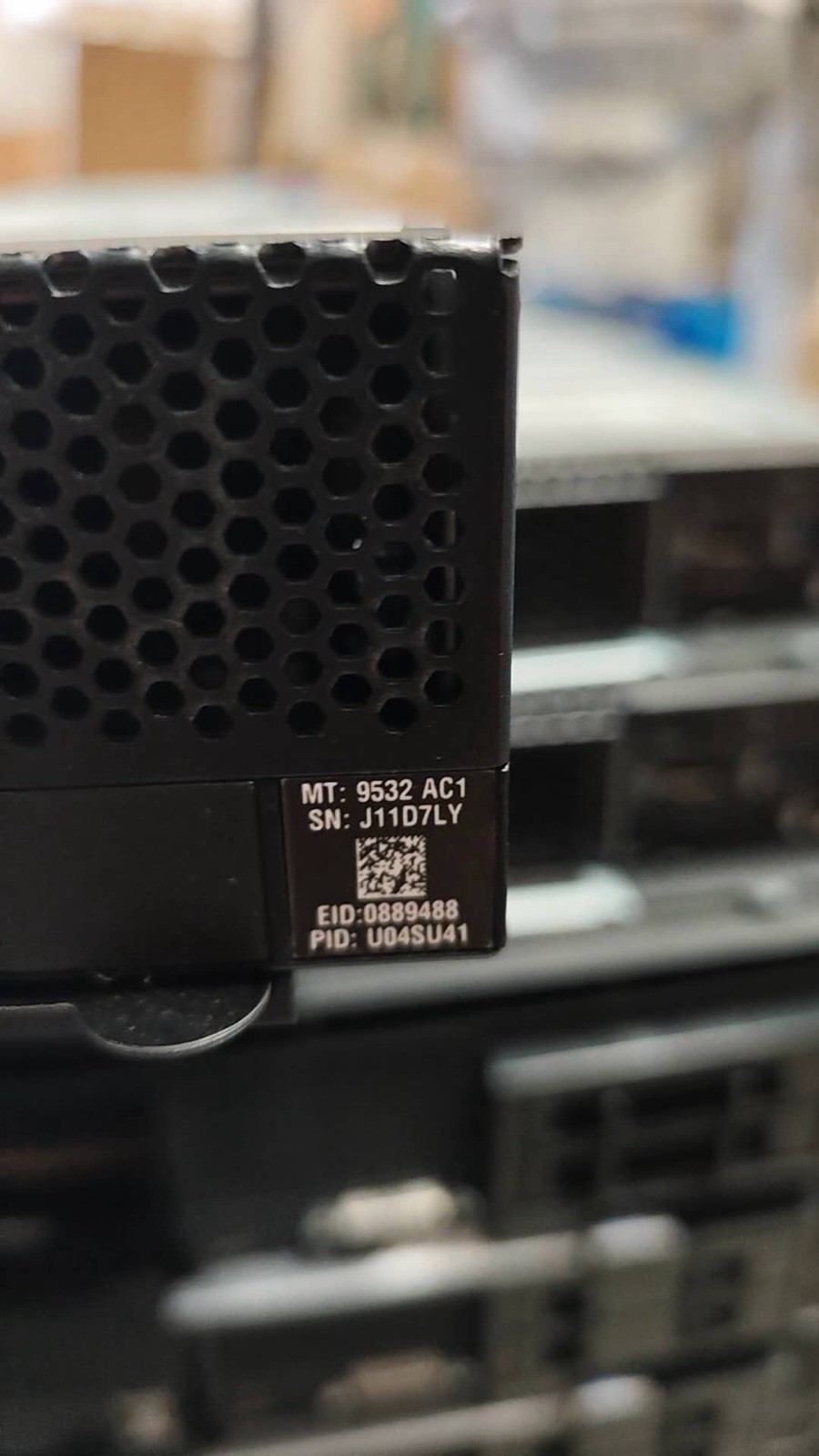 IBM LENOVO 9532 AC1 Flex System X240 M5, No RAM CPU Drives