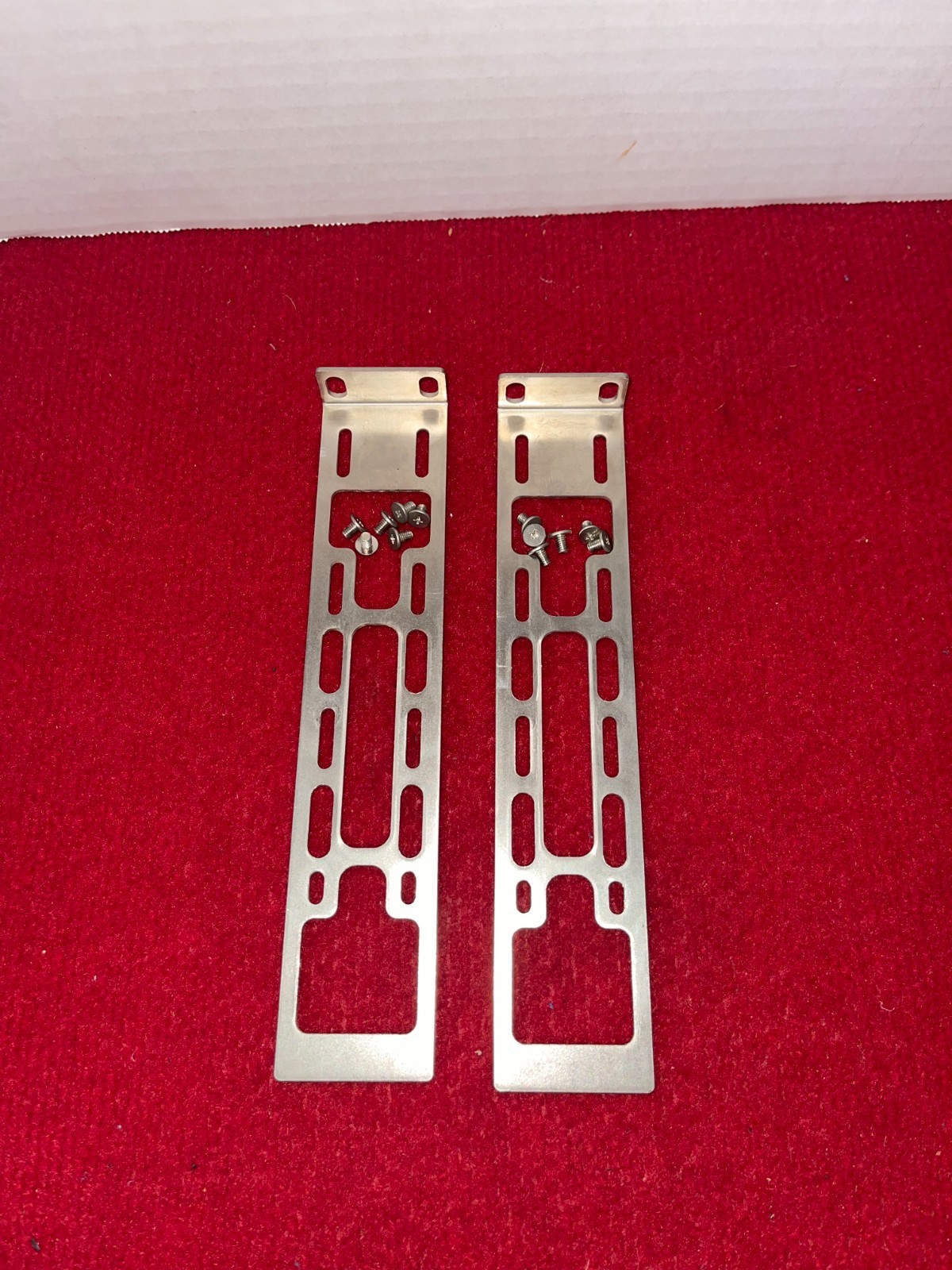 Extreme Summit X450-G2-48P-10GE4 | Rack Mount Bracket Kit