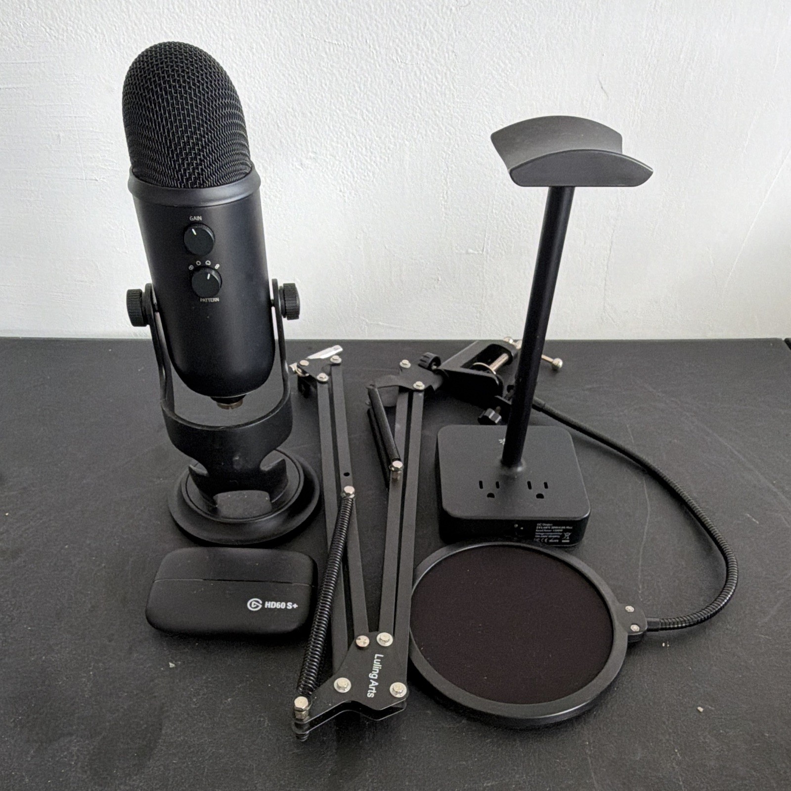 Blue Yeti Black USB Mic w/ Stand, Boom Arm, Pop Filter + HD60 S+ STREAMING KIT