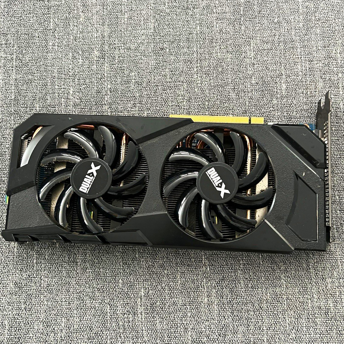 XFX AMD Radeon Dual Fan Heatsink PCIe x16 GPU Multiple Monitor DP HDMI DVI