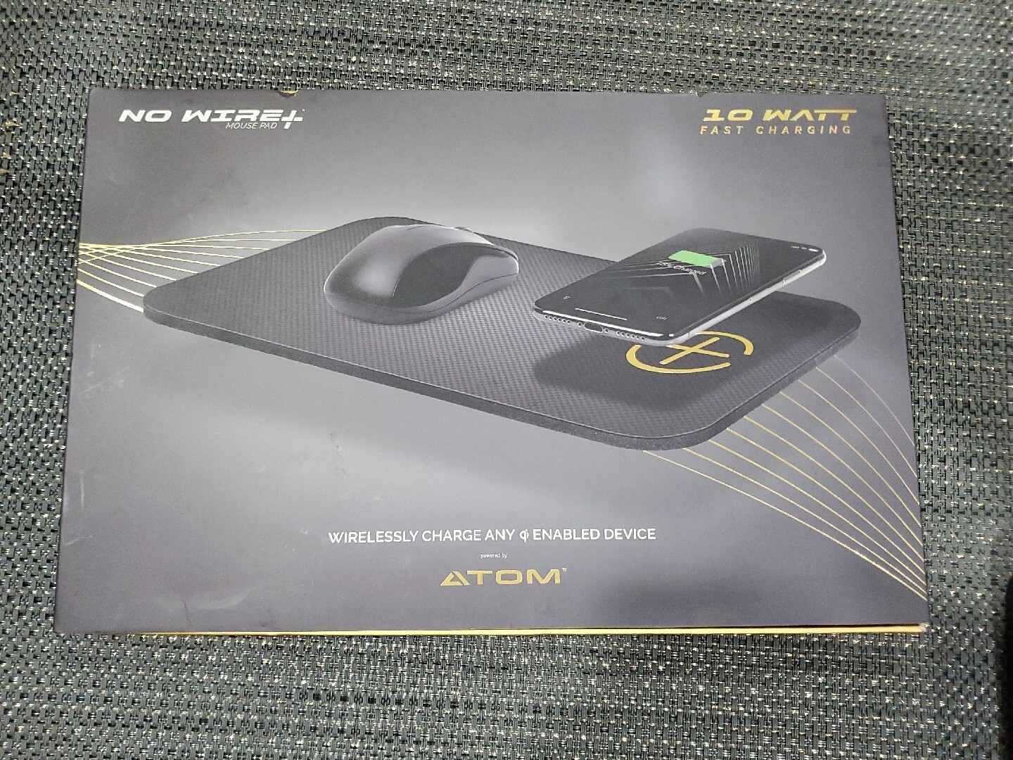 Atom No Wire+ Mouse Pad W/ 10w Qi Charger