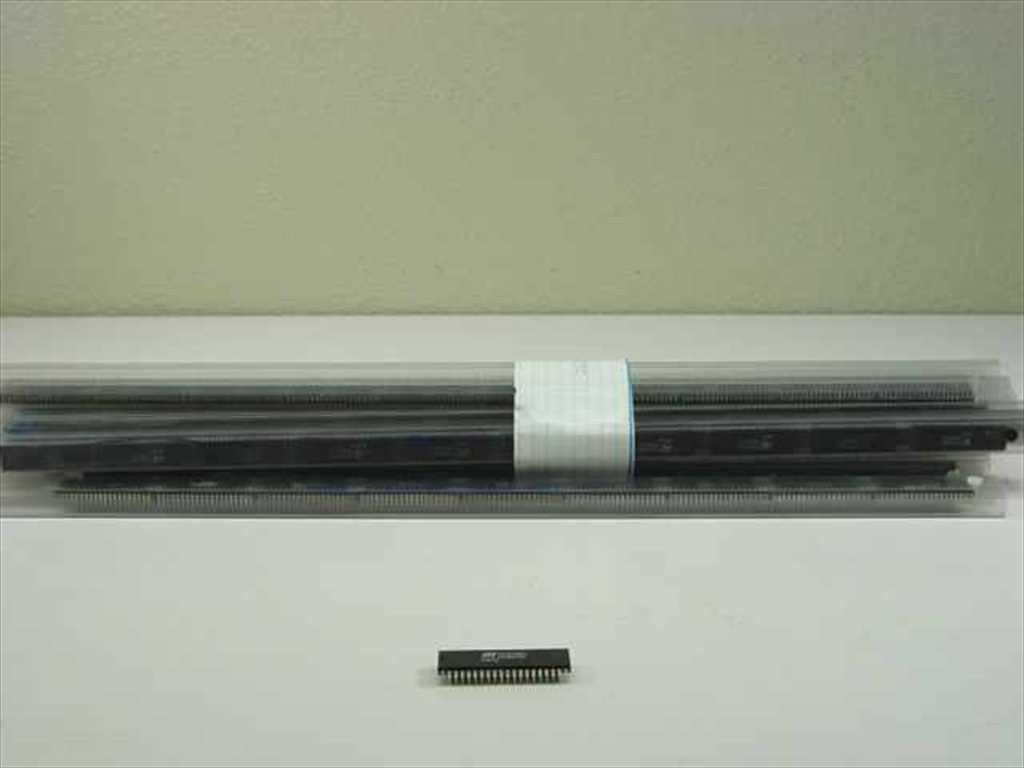 Zilog Z80 CPU Z8400BB1 Z80BCPU 40-Pin DIP 8-Bit Processor SGS-Thomson ST