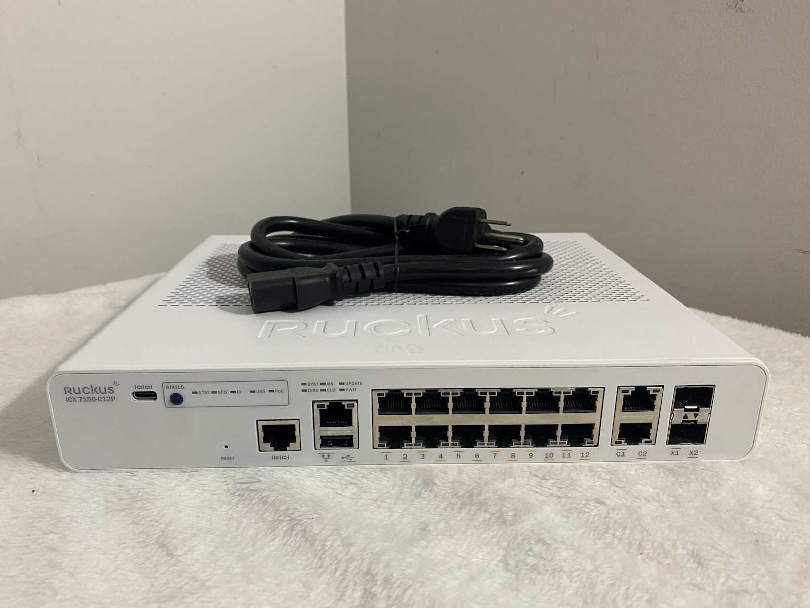 Ruckus Brocade ICX7150-C12P  12-Port Managed Compact PoE Switch / For Parts