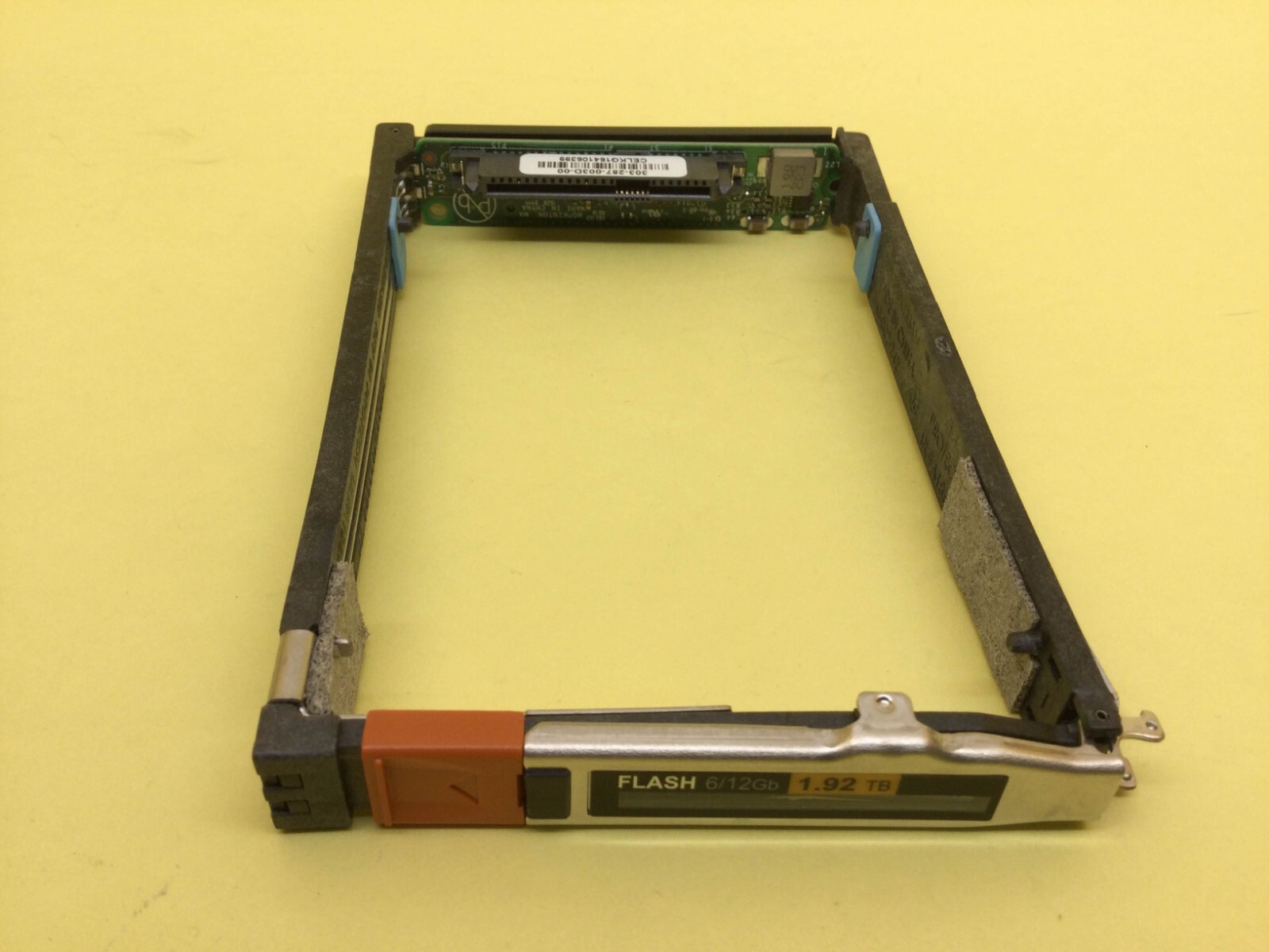 EMC VMAX CADDY TRAY 2.5'' For 1.92TB SSD 303-287-003D-00/ 303-106-002D