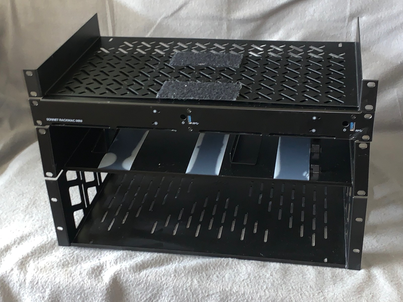 Set of 3 19” Middle Atlantic Rack Shelves & 1 Sonnet RackMac mini Encl. (plz Rd)