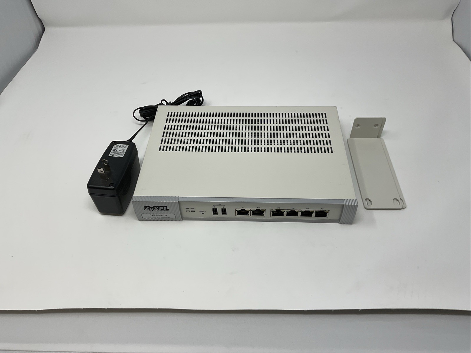 ZYXEL NXC-2500 Wireless Lan Controller:  High end networking accesspoint control