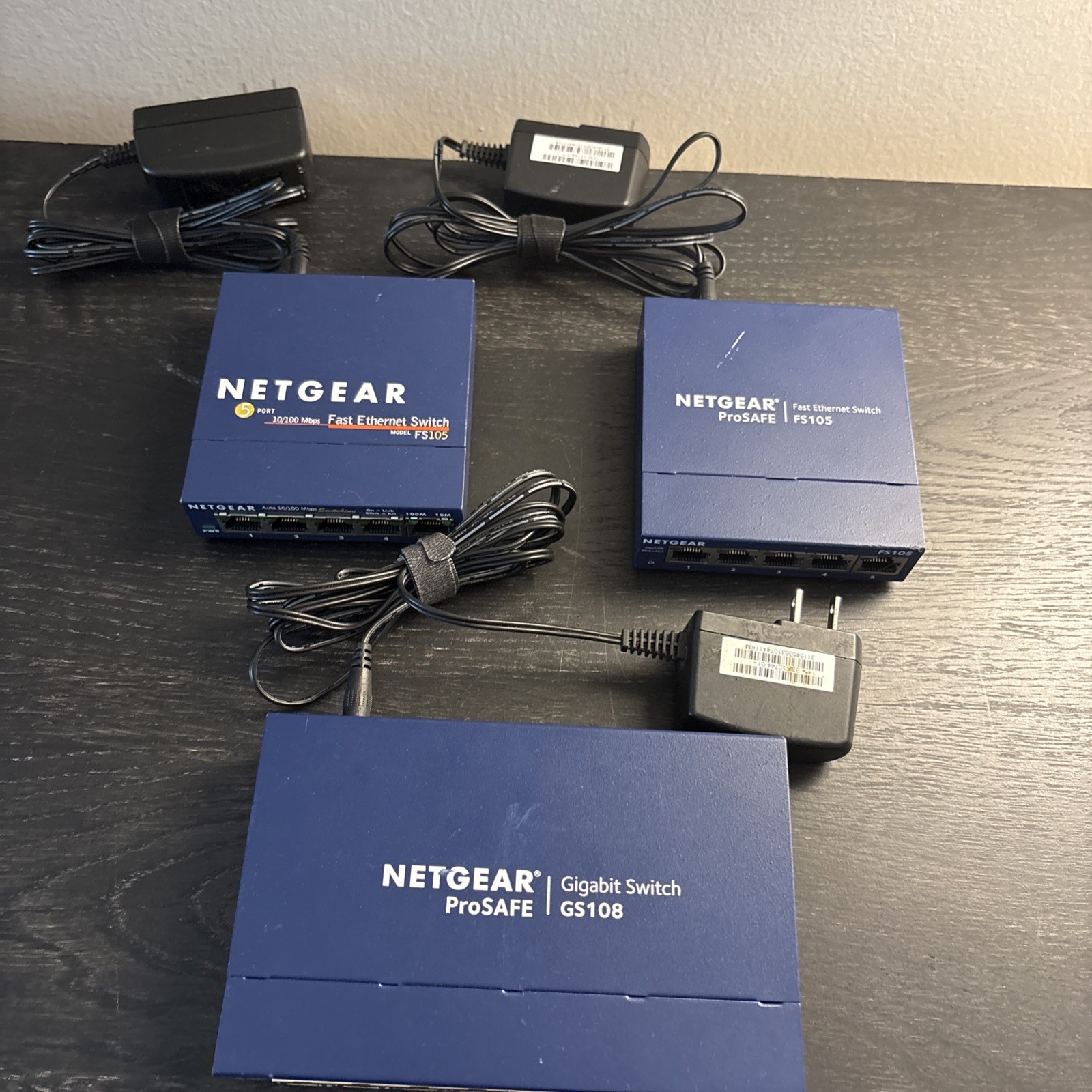 NETGEAR ProSafe GS108 v4 AND  2x FS 105. With Power Supplies.
