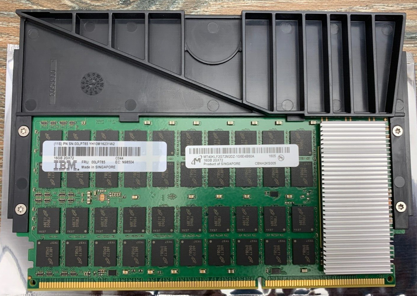 IBM Power7 00LP785 Micron MT40KLF2G72M2DZ-1G6E4B60A Paddle DIMM Server Module