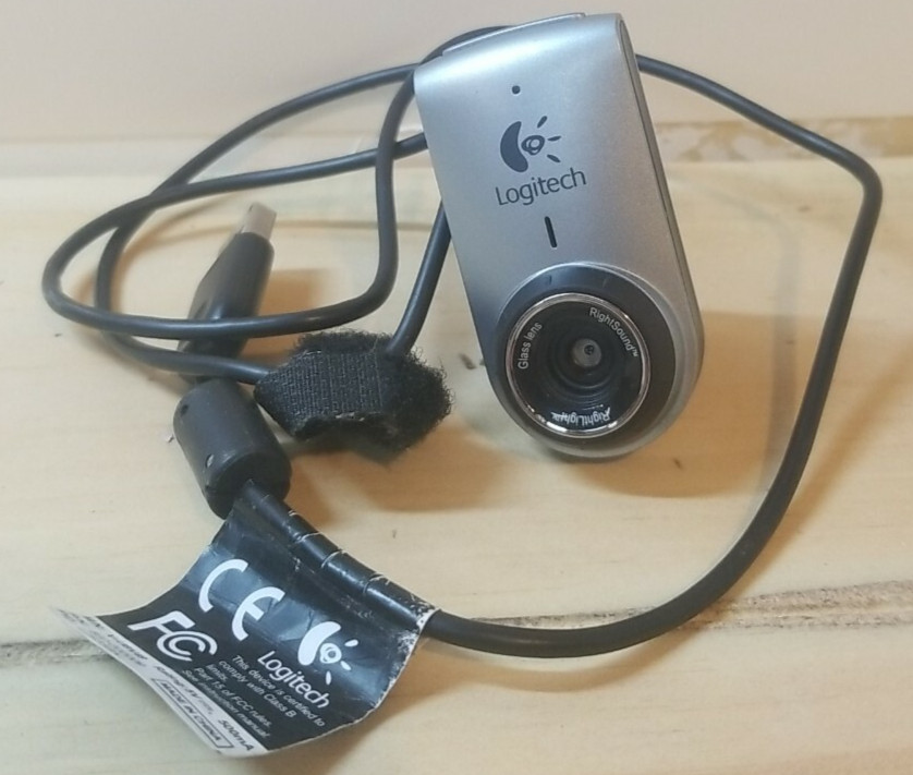 Logitech Web Cam PID:LZ935BN, P/N: 860-000009, M/N: V-UBV49 500mA 