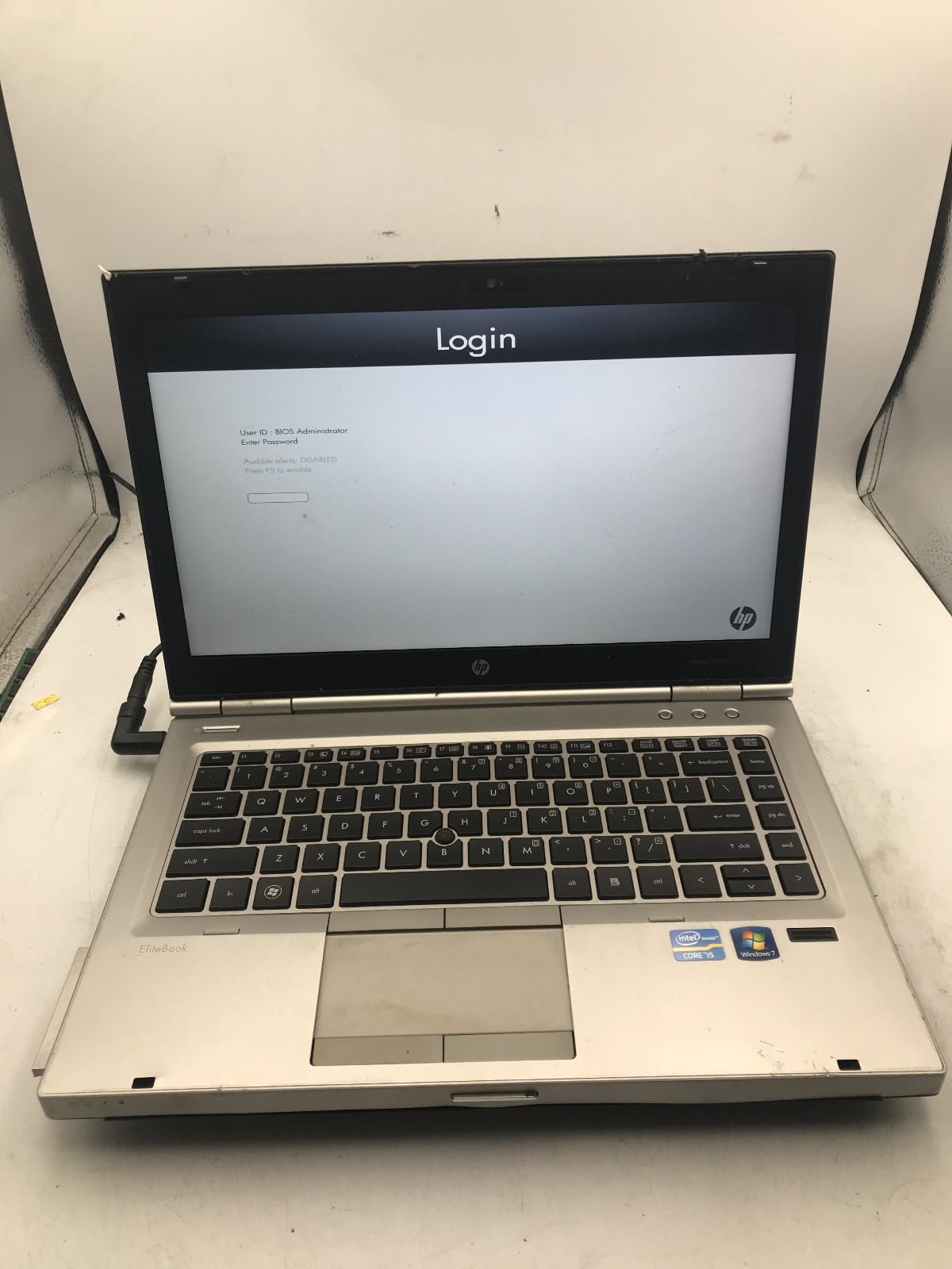 HP ELITEBOOK 8460P - BOOTS TO BIOS/LOCKED - INTEL I5 2520M - NO RAM - READ - BB