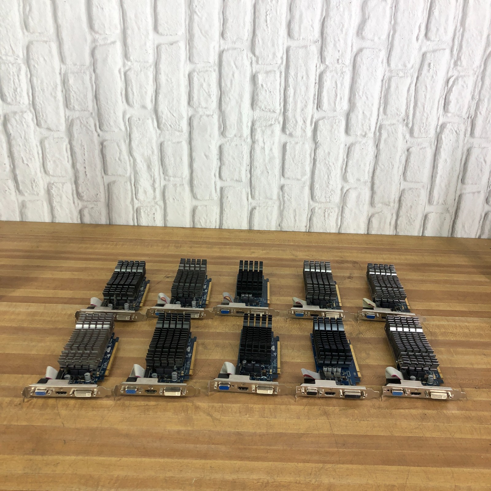 ASUS EN210 Silent/DI/1GD3-V2(LP) PCIe Graphics Card (LOT OF 10)