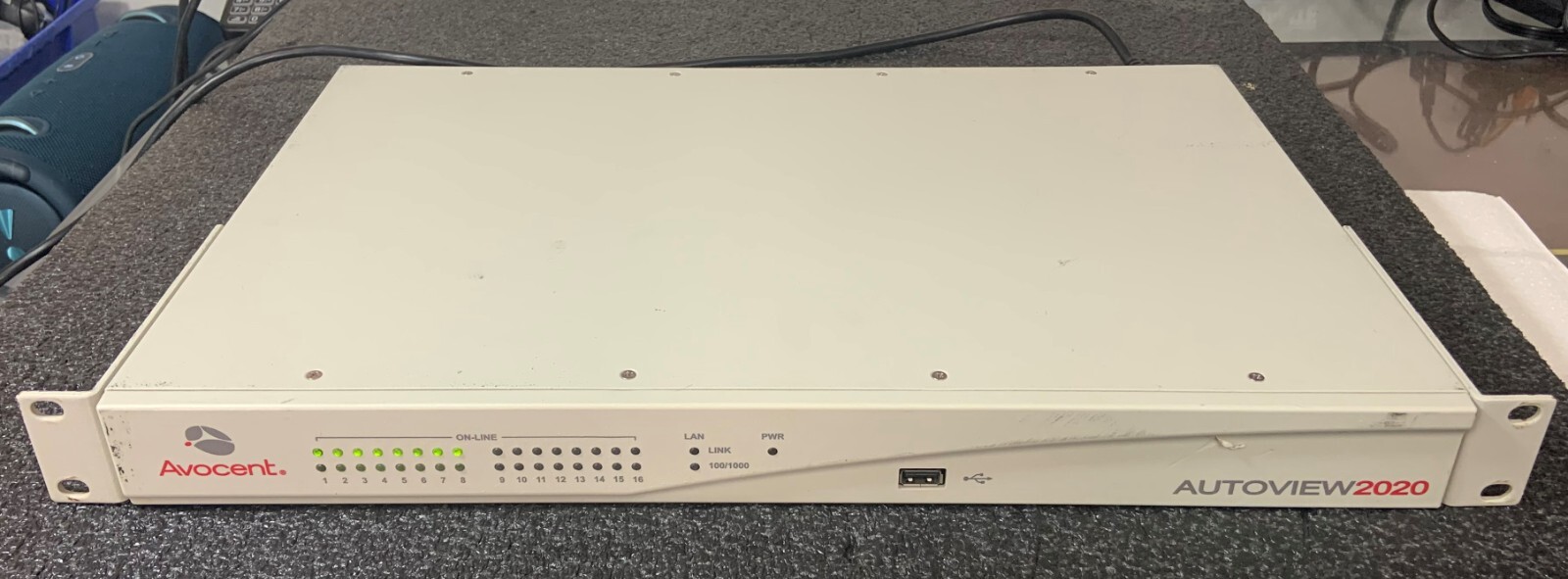 Avocent Autoview 2020 KVM Switch, AV2020, 520-412-505