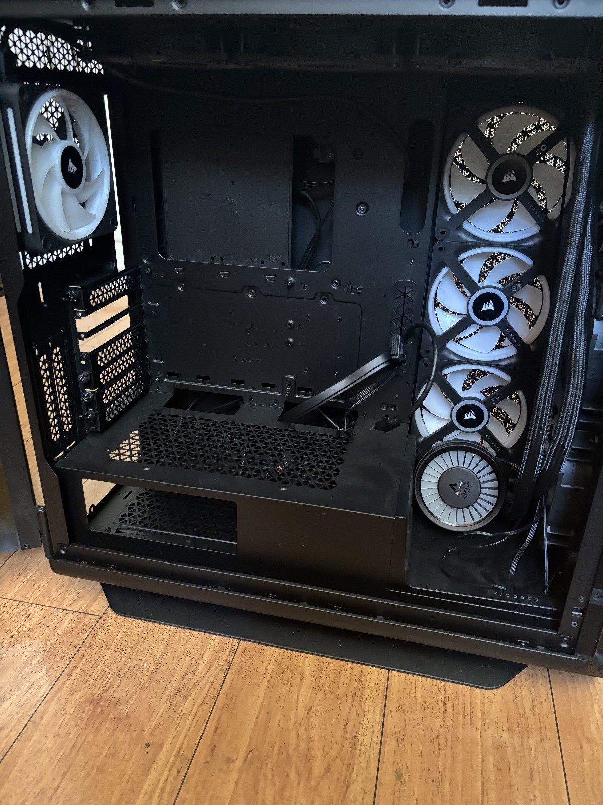 CORSAIR iCUE 5000T with AIO & Fans Installed (Read Description)