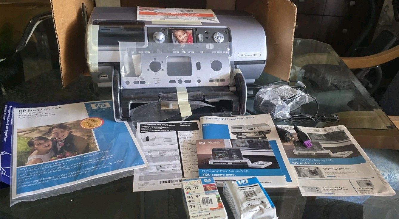 HP Photosmart 8150 Digital Photo Inkjet Printer with Ink accesories  -New