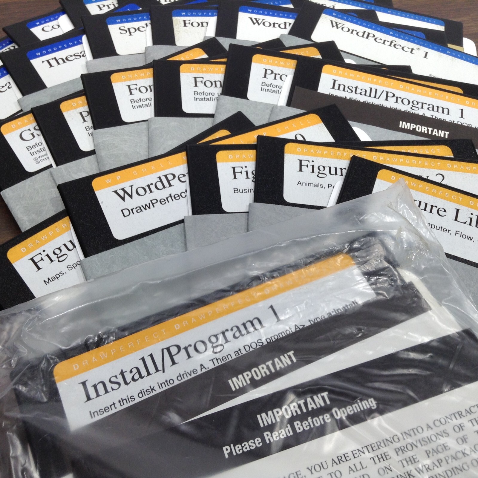 WordPerfect + DrawPerfect  DOS For PC On 5.25" Floppy Disks 1990 - Sealed / Used