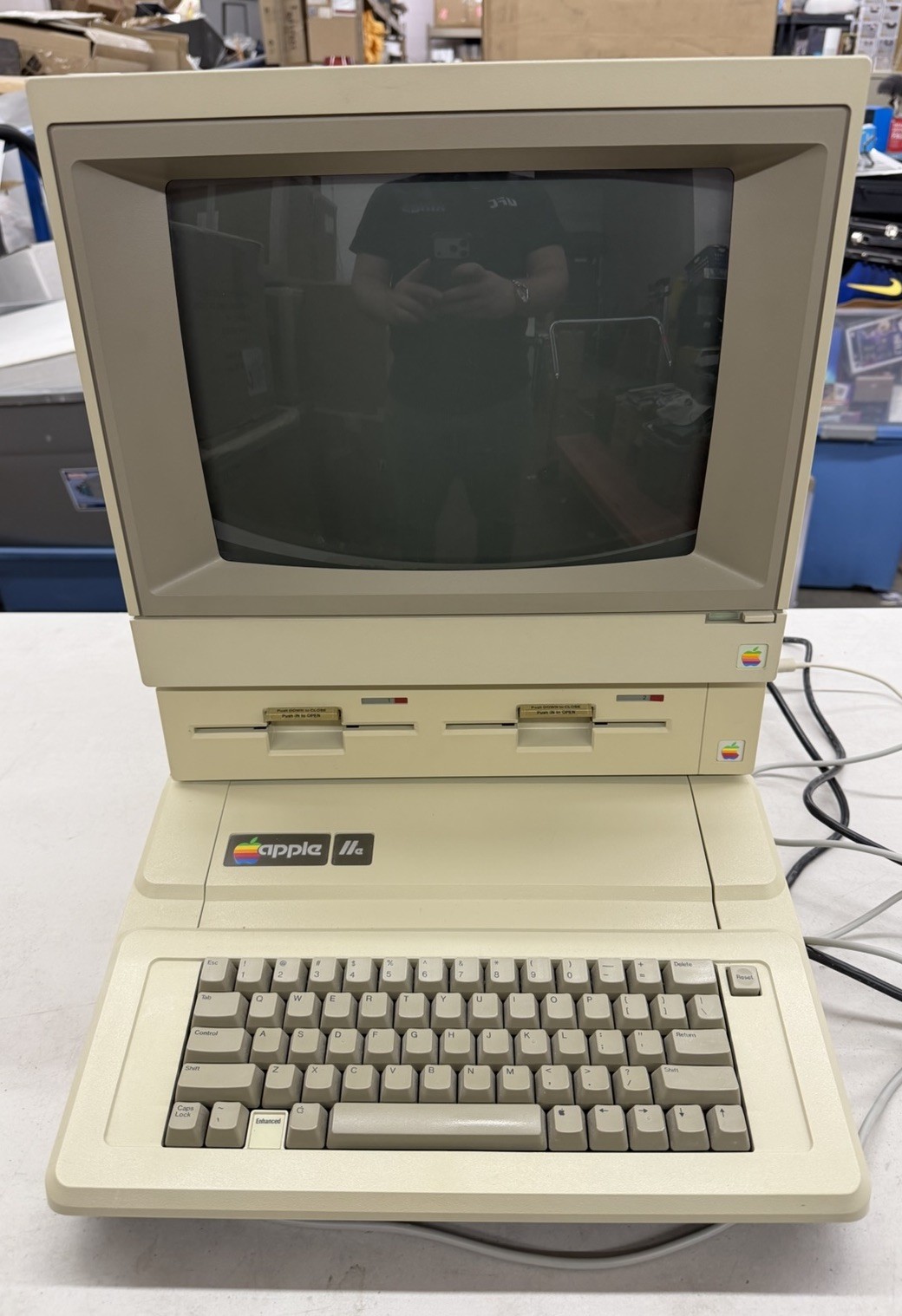 APPLE IIe COMPUTER W/ MONITOR, DUO DISK DRIVE and MOUSE UNTESTED