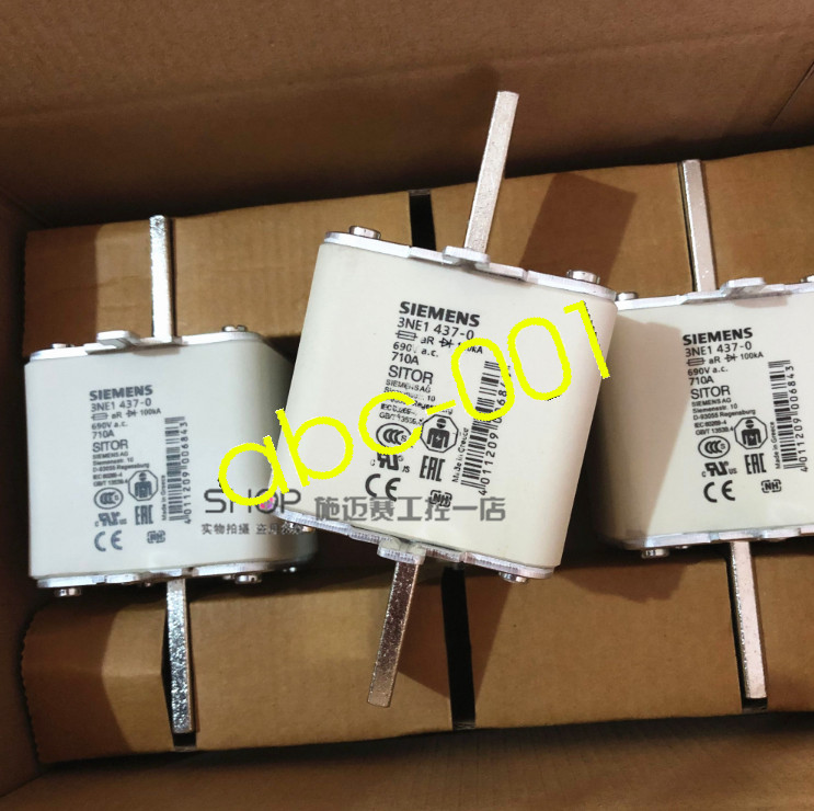 3PCS/1 Box New Siemens 3NE1437-0 Fuse 690V 710A In Box Brand