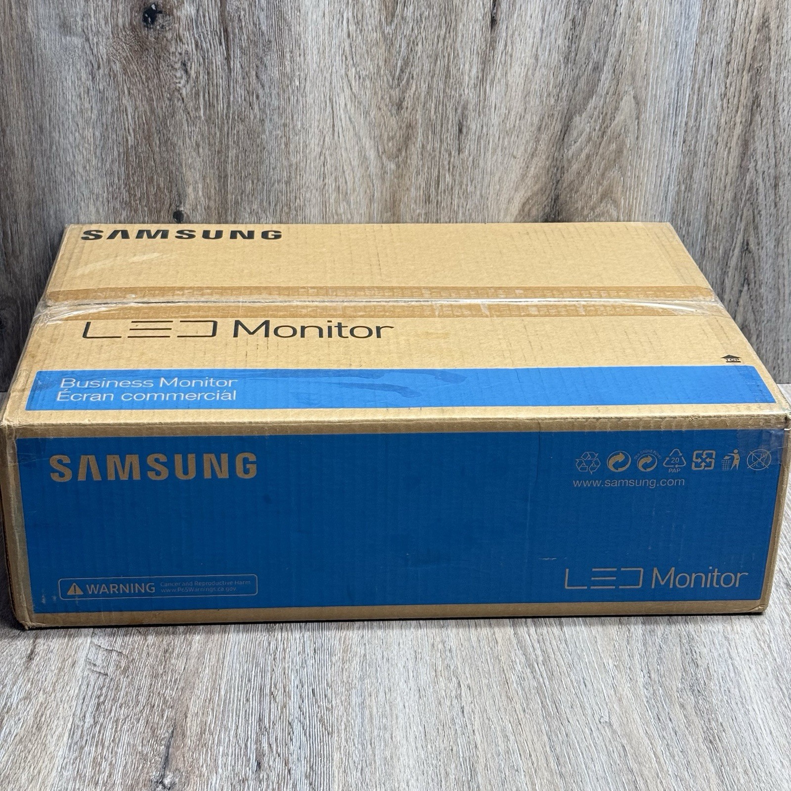 NEW Samsung S22E450D LCD Monitor 21.5" BRAND NEW IN BOX - SHIPS FAST