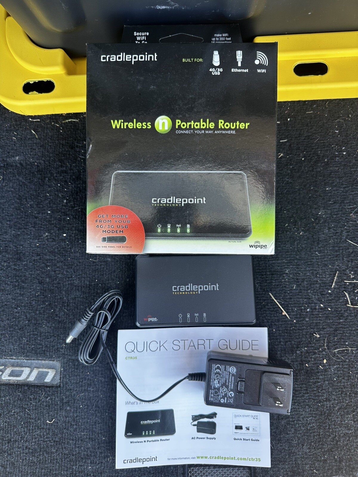Cradlepoint CTR35 Wireless Portable Router-Excellent Condition - Barely Used