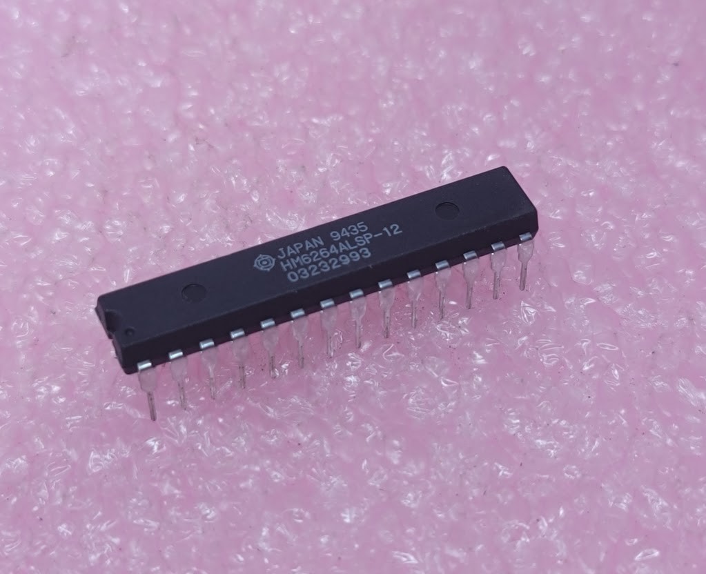 Lot of 4 - HITACHI - HM6264ALSP-12 - IC, Memory. CMOS SRAM, Rare - New.