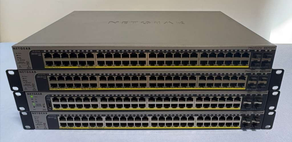 QTY 4 NETGEAR ProSafe GS752TP 48-Port Gigabit Smart Switch w/ PoE & 4 SFP Ports