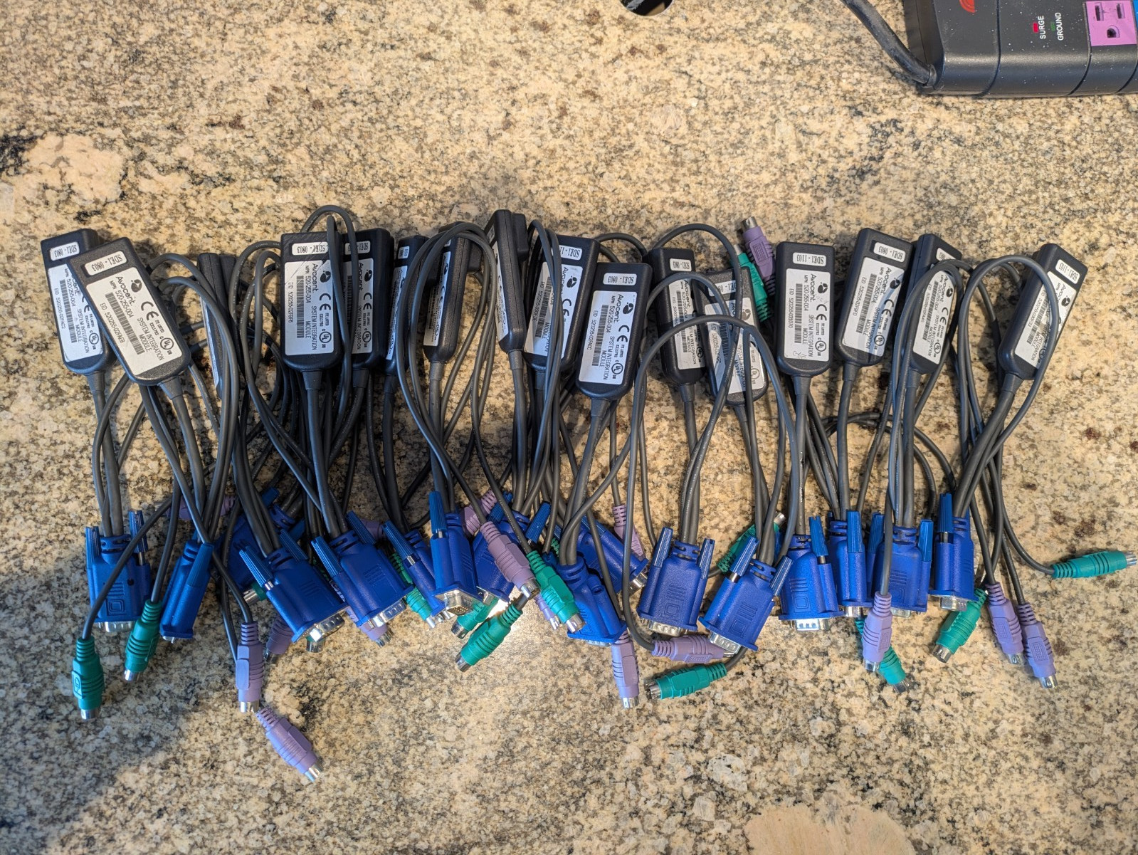 LOT 16 Avocent DSRIQ-PS2 Server Interface Module 520-255-004