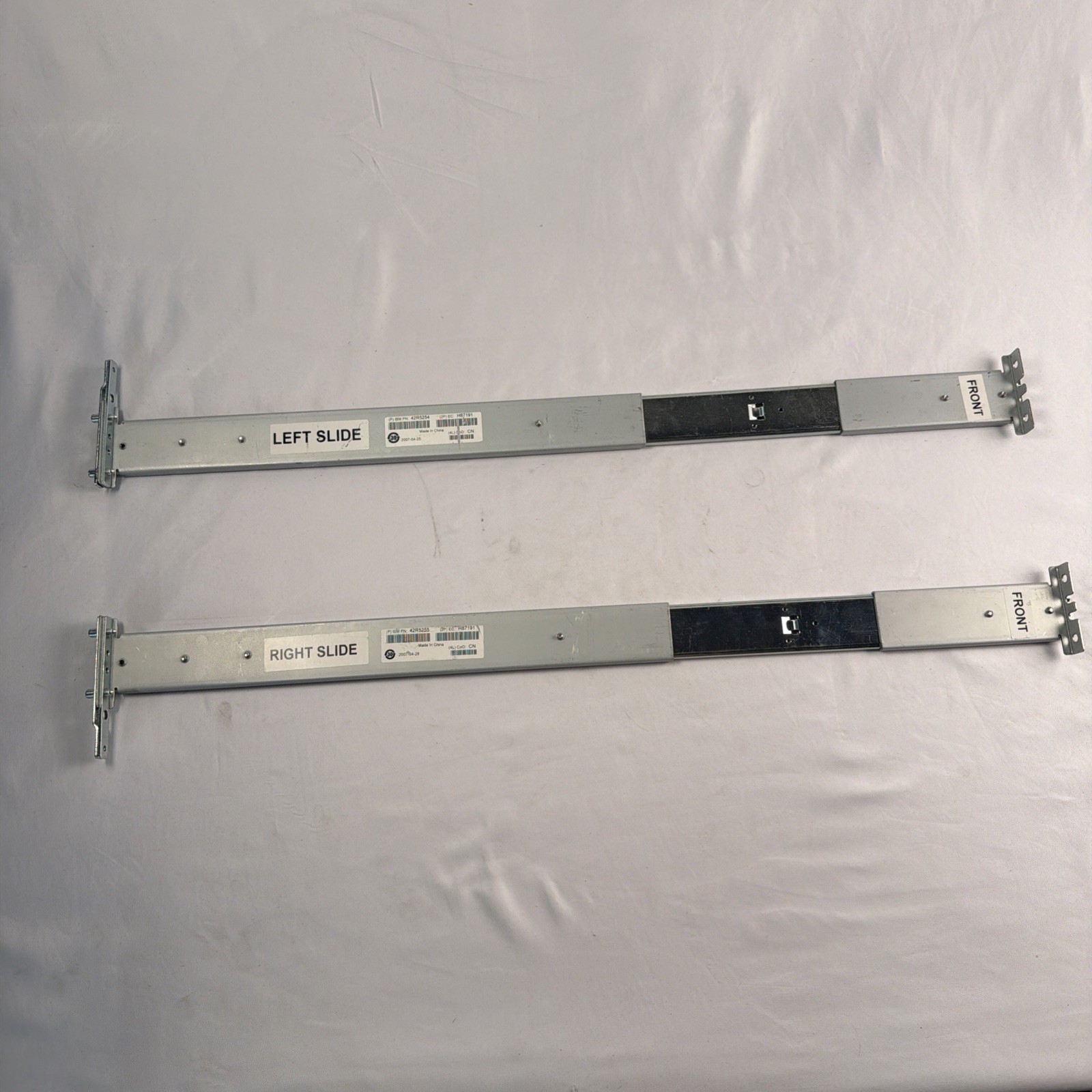 IBM 42R5254 Left & 42R5255 Right Rackmount Server Outer Slide Rail Mounting Kit