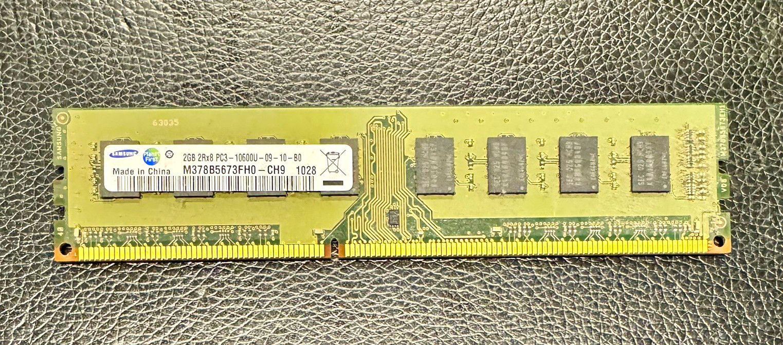 Samsung 2GB DDR3 240-Pin DIMM PC3-10600U Unbuffered RAM M378B5673EH0-CH9