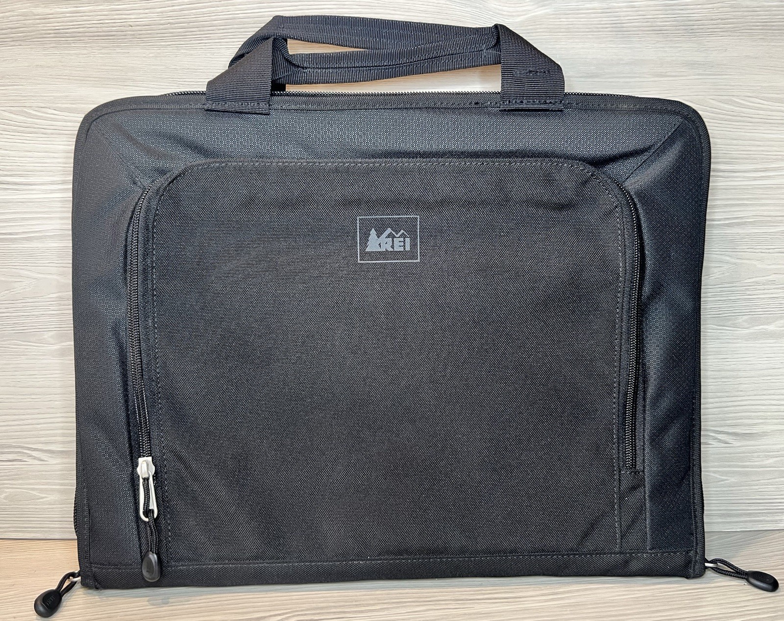 REI Tech Wrap Computer Sleeve Laptop Bag Messenger Tote All Black 15x12x1