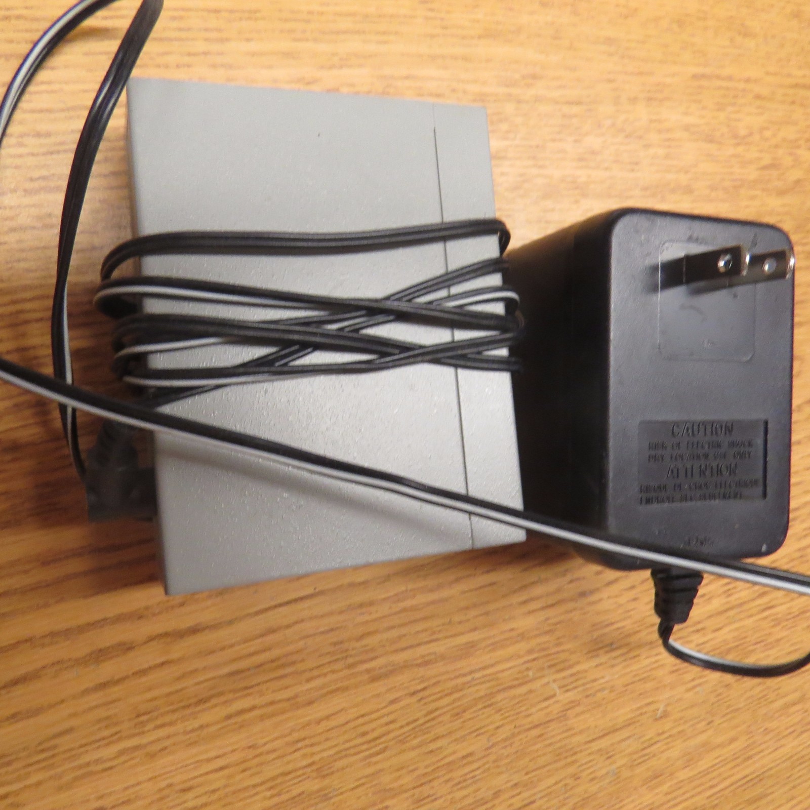 Allied Telesyn 5-port AT-FS705LE Ethernet Switch with power supply