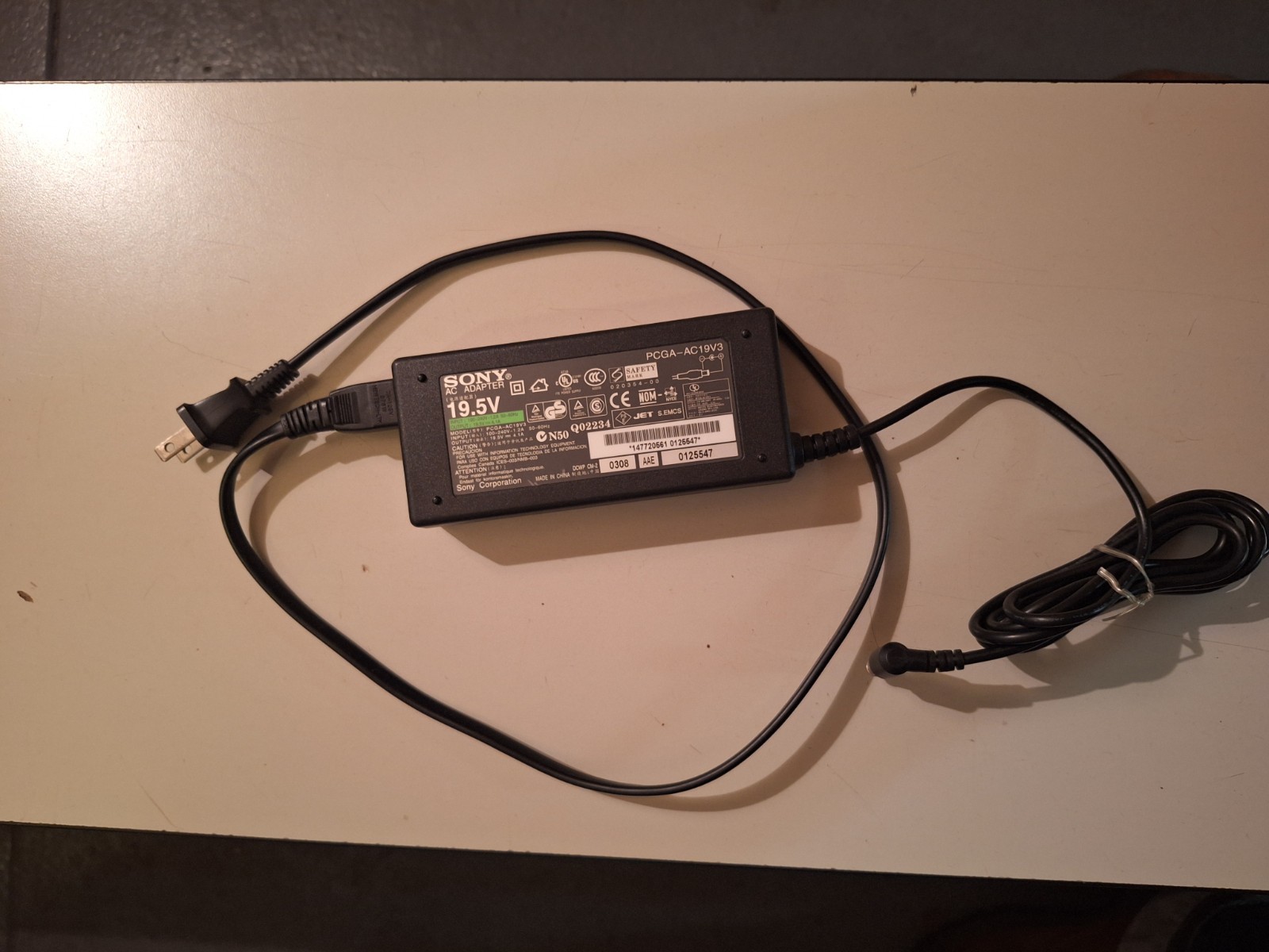 SONY VIAO Laptop Genuine OEM PCGA-AC19V3 AC Power Supply  19.5V 4.1A 80W