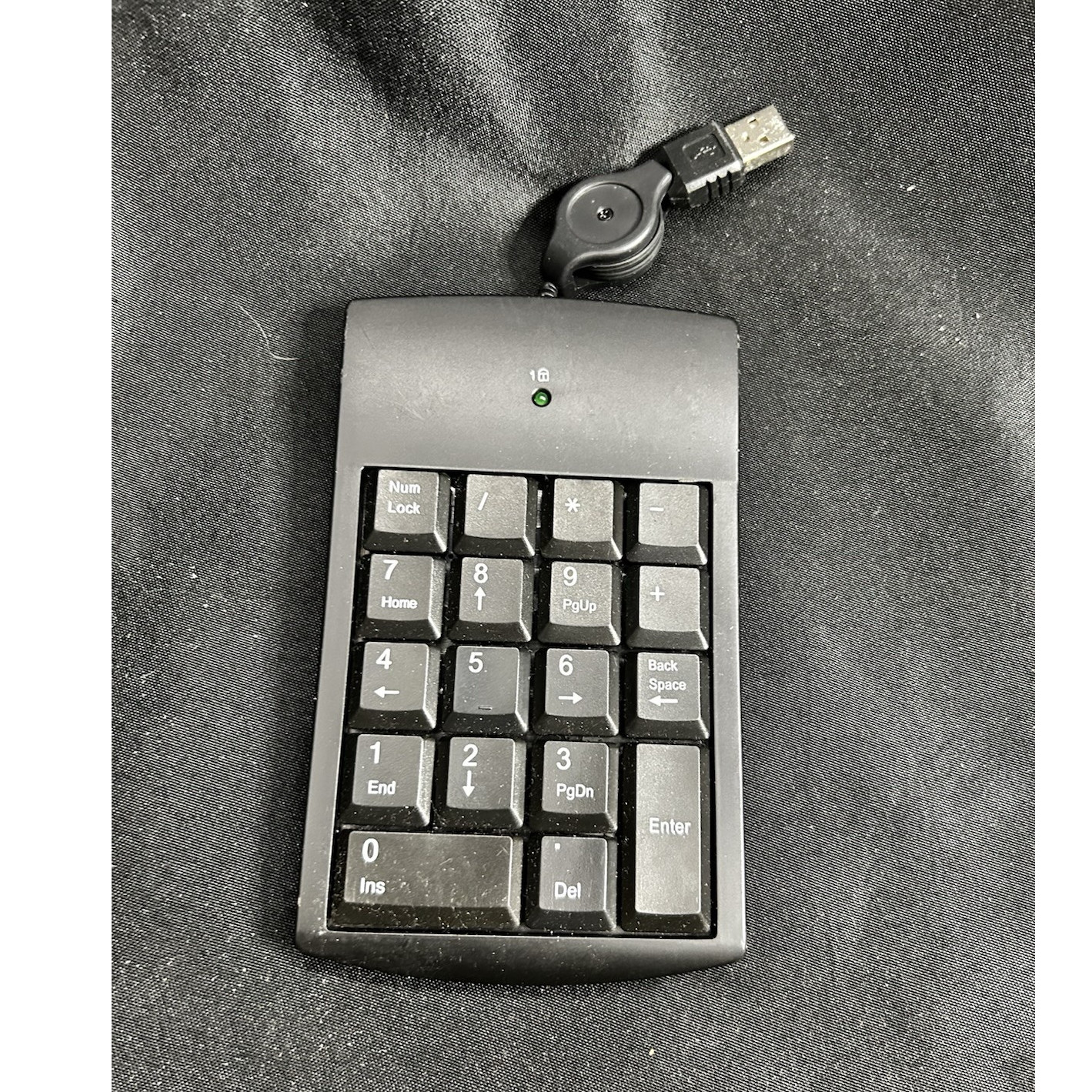 XK-688 USB Wired Numeric Keypad Number Pad Retractable Cable Black