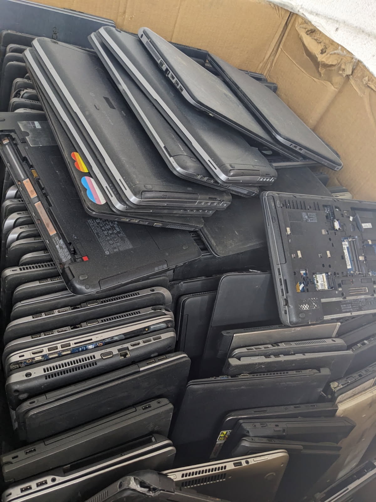 Bulk lots of Laptops 4th and 5th Gen Mix  Brands and models vary   *PLEASE READ*