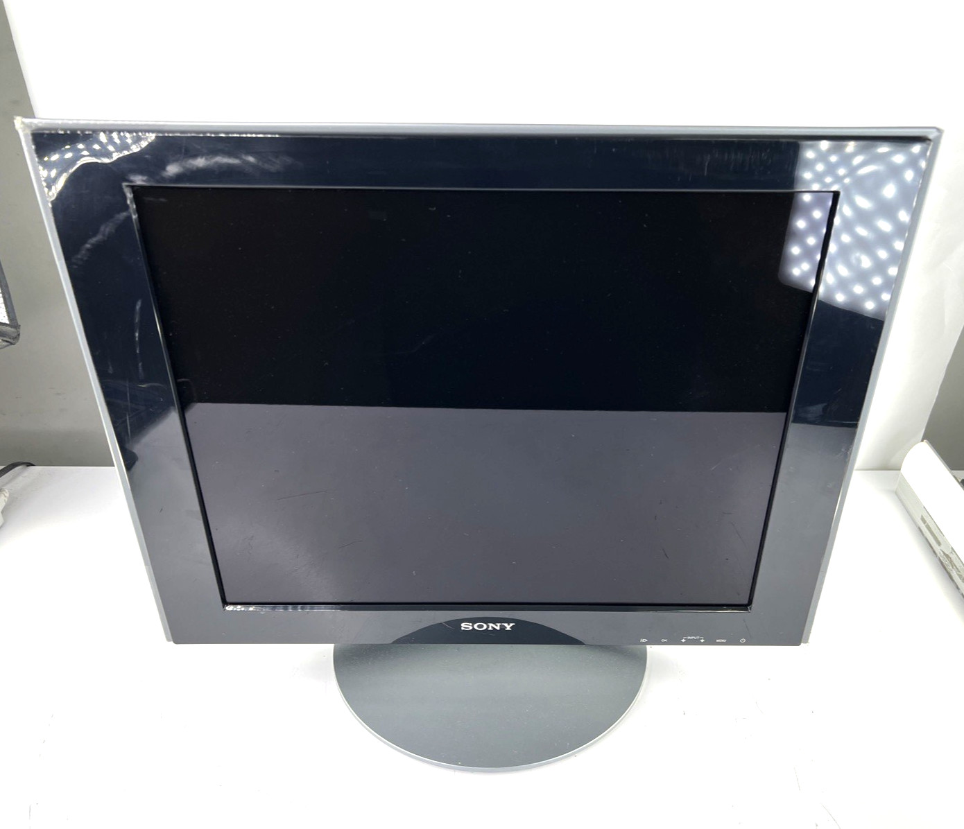 Sony SDM-HS94P 19" LCD Computer Monitor VGA 1280x1024 w/ Cables Tested See Video