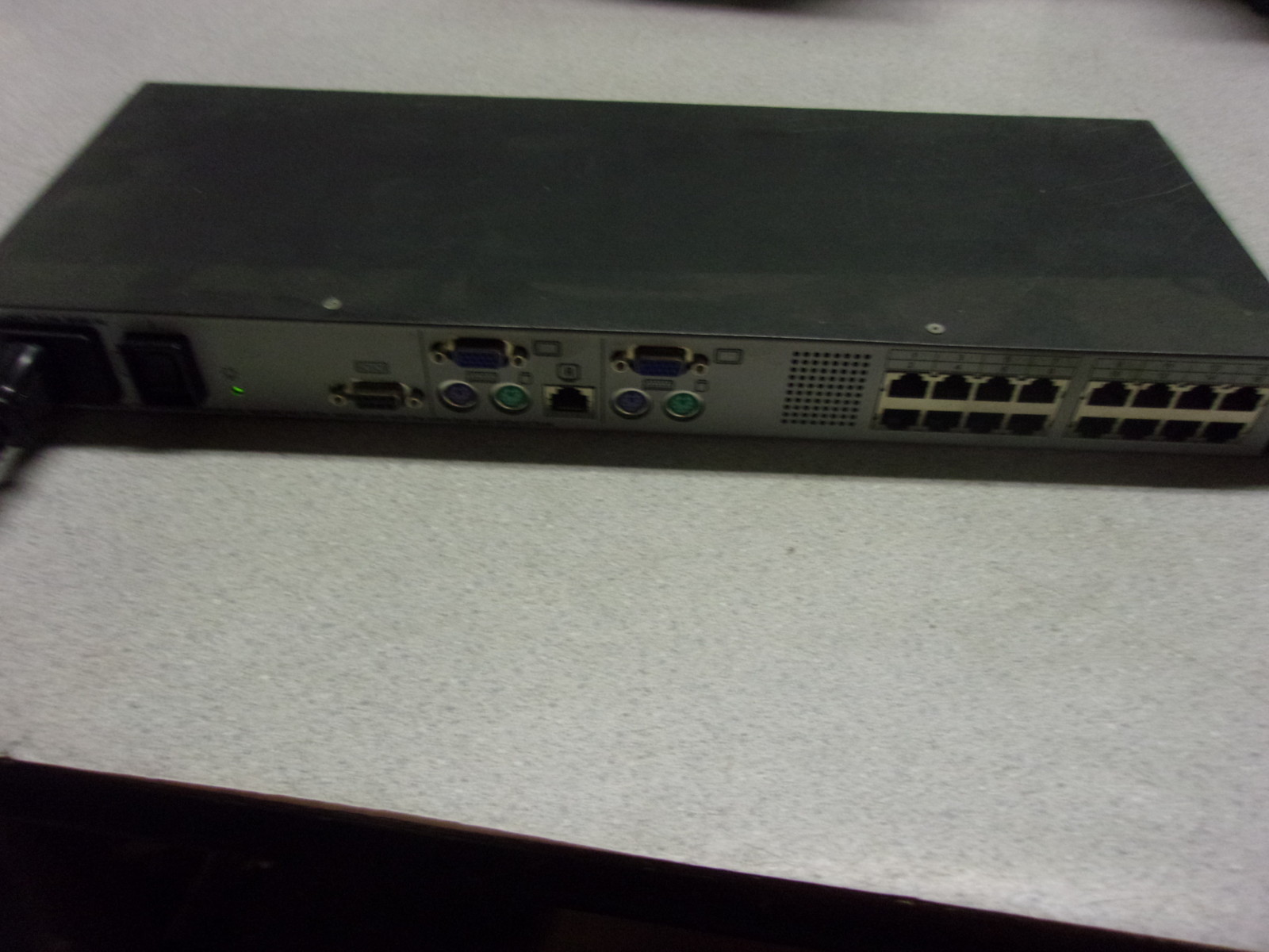 Hewlett Packard Series EO1013 Server Console Switch MY26211CSE PIXI-2106