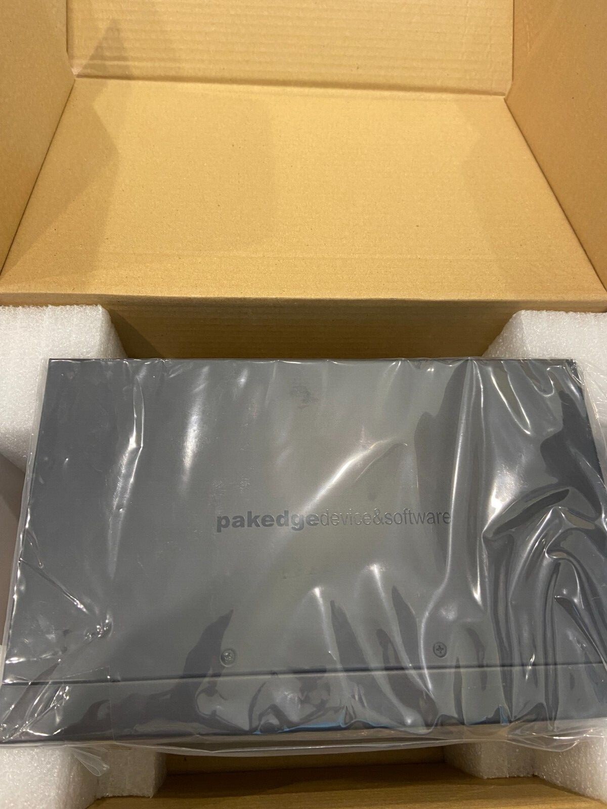PakEdge RE-2 Enterprise Gigabit Wired Router