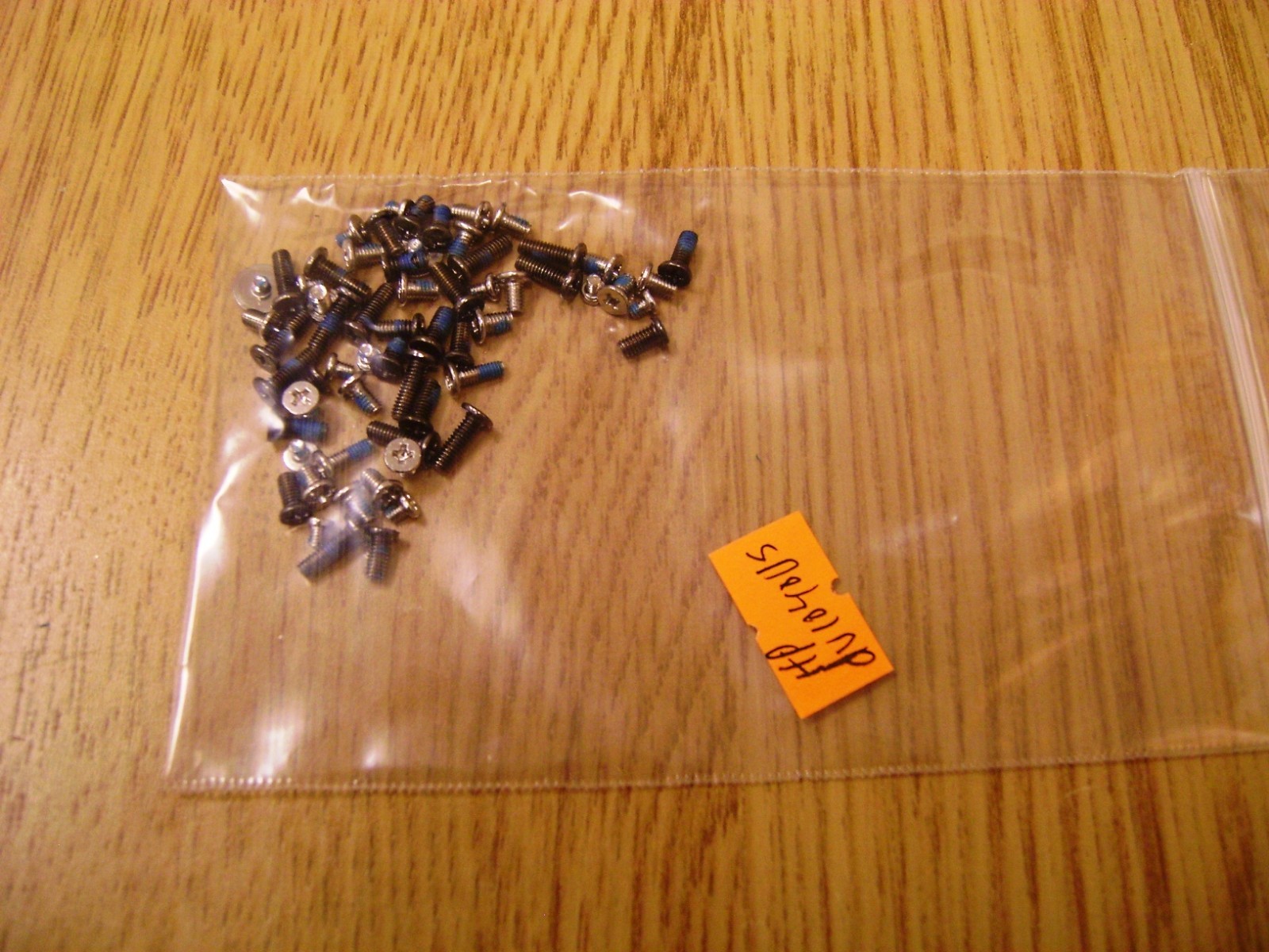 HP Pavilion DV1040US Laptop Screws Screw Set