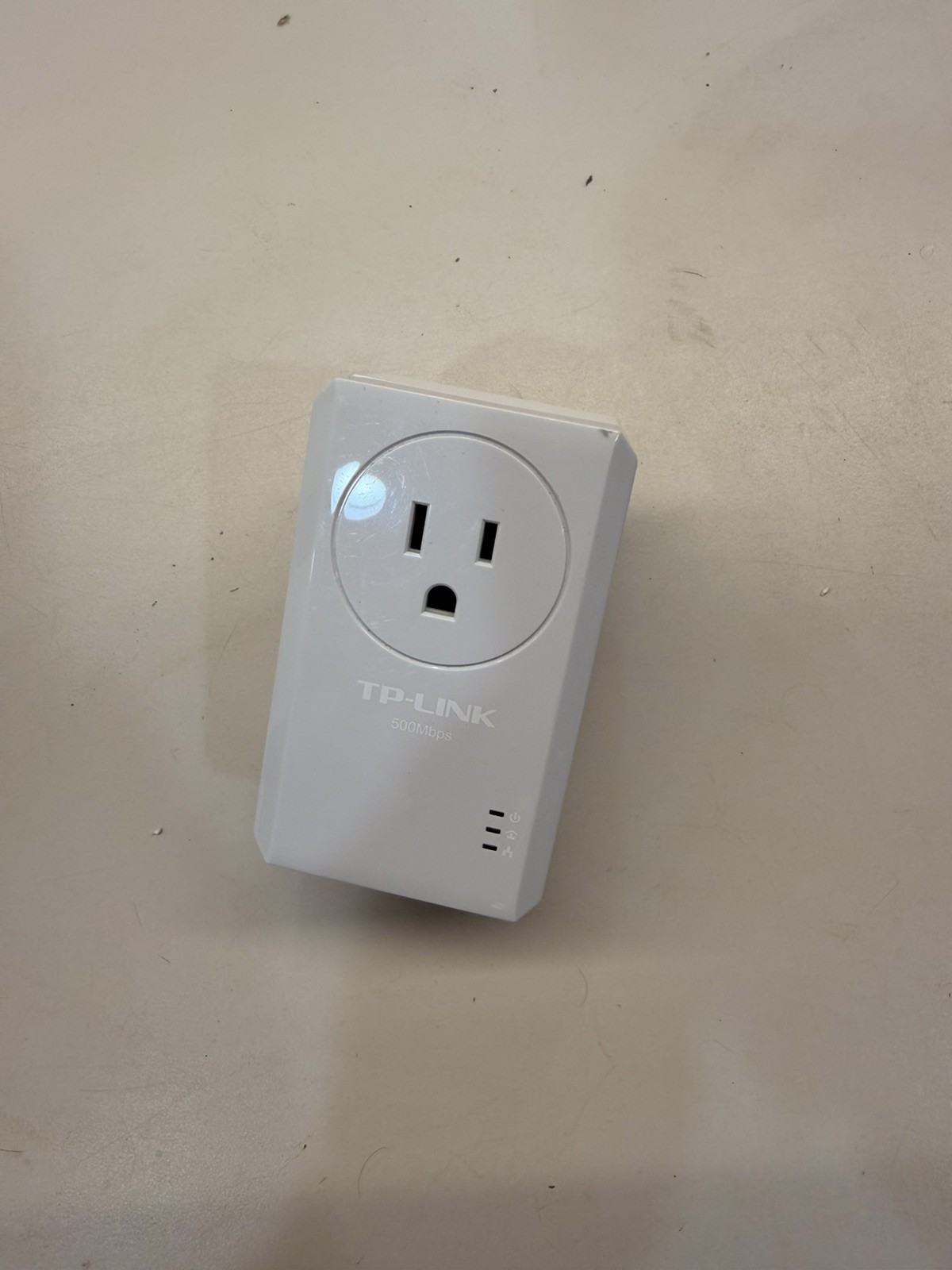 TP-Link TL-PA4010P AV500 Passthrough power line Adapter
