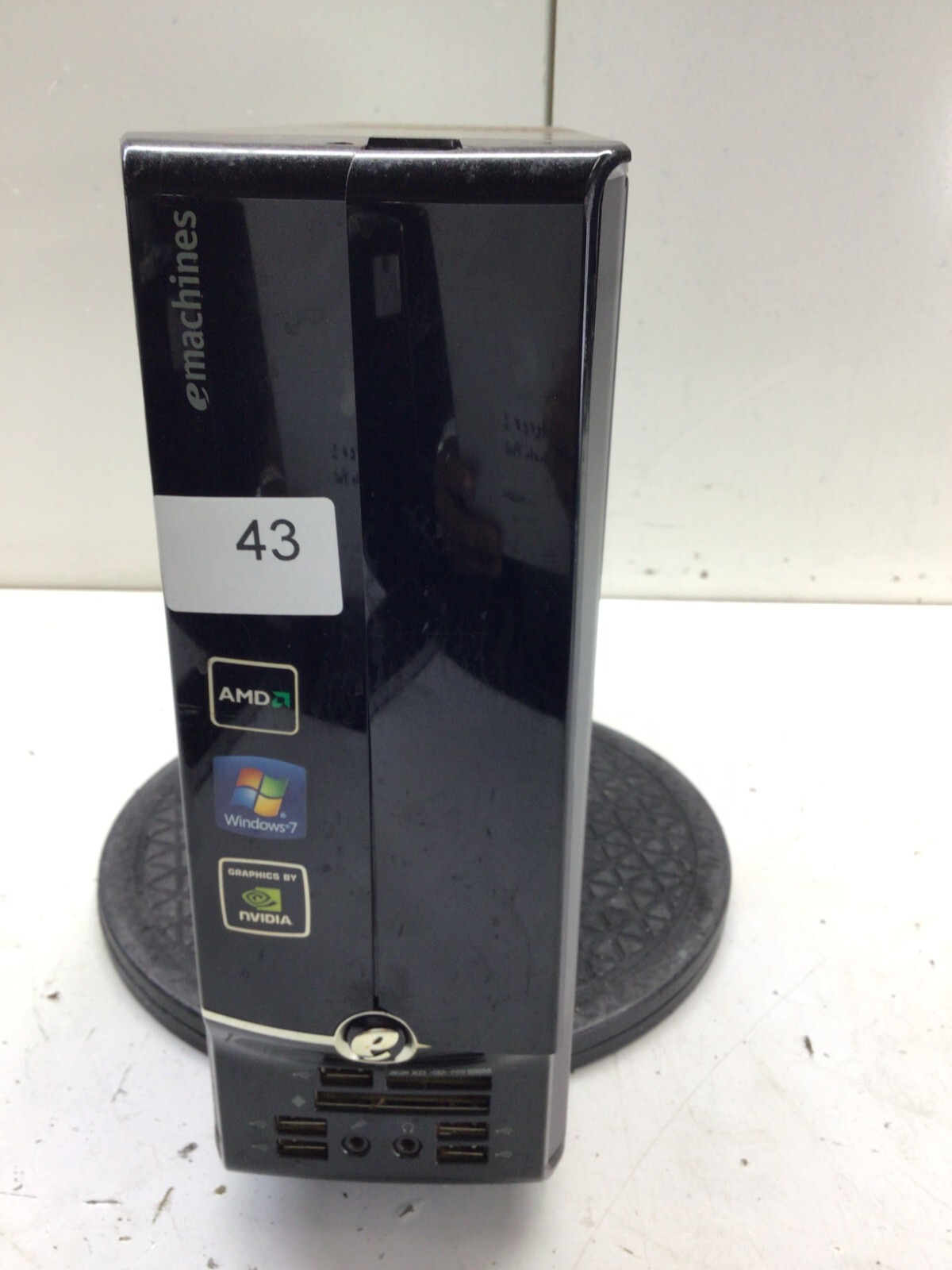 eMachines EL1352G-01w AMD Sempron 145 2.80GHz 2GB NO HDD