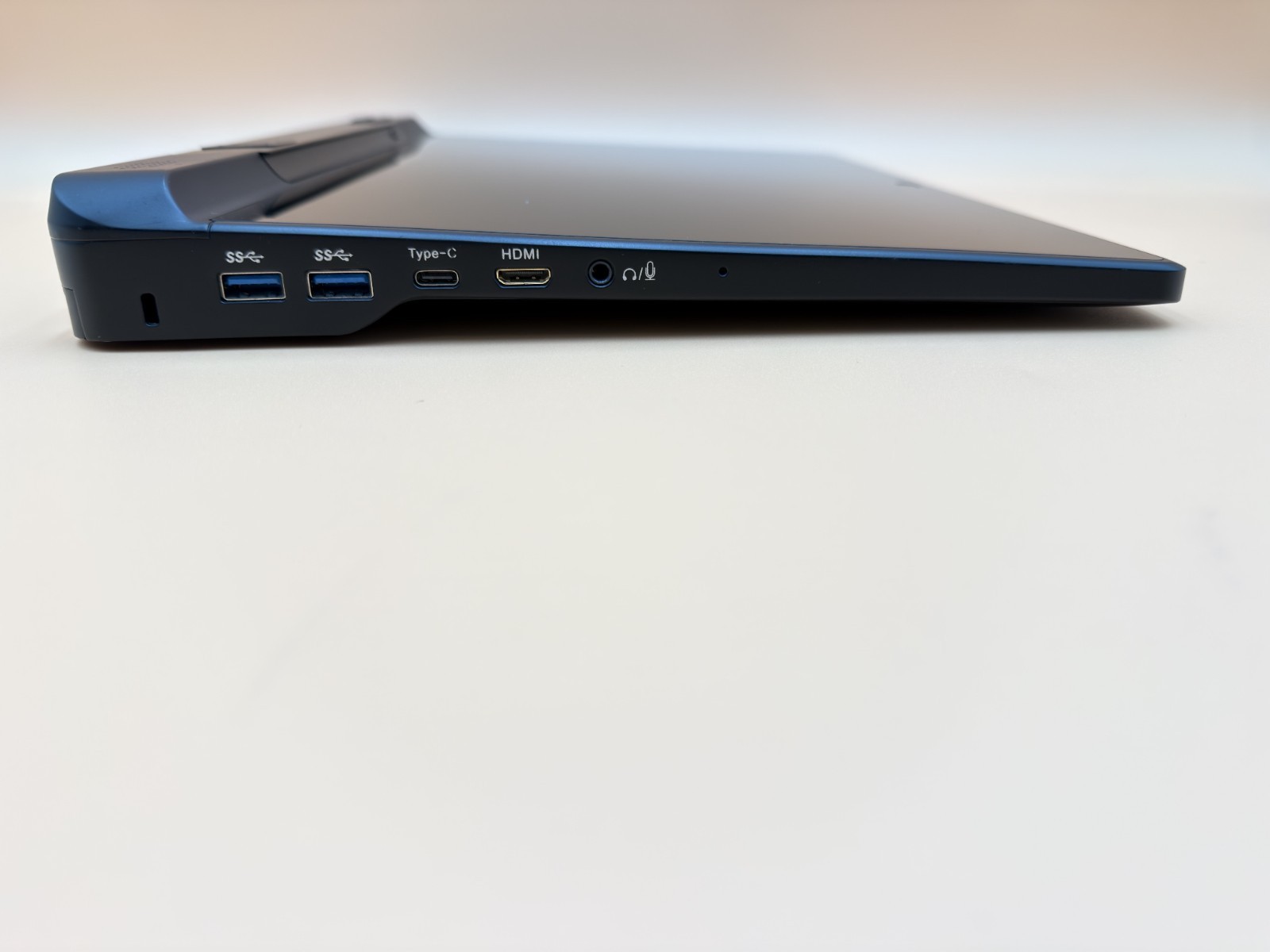 HoverCam Pilot X 13.3" Touch Tablet Intel i5-7Y54 8GB RAM 256GB NVMe 4K Doc Cam
