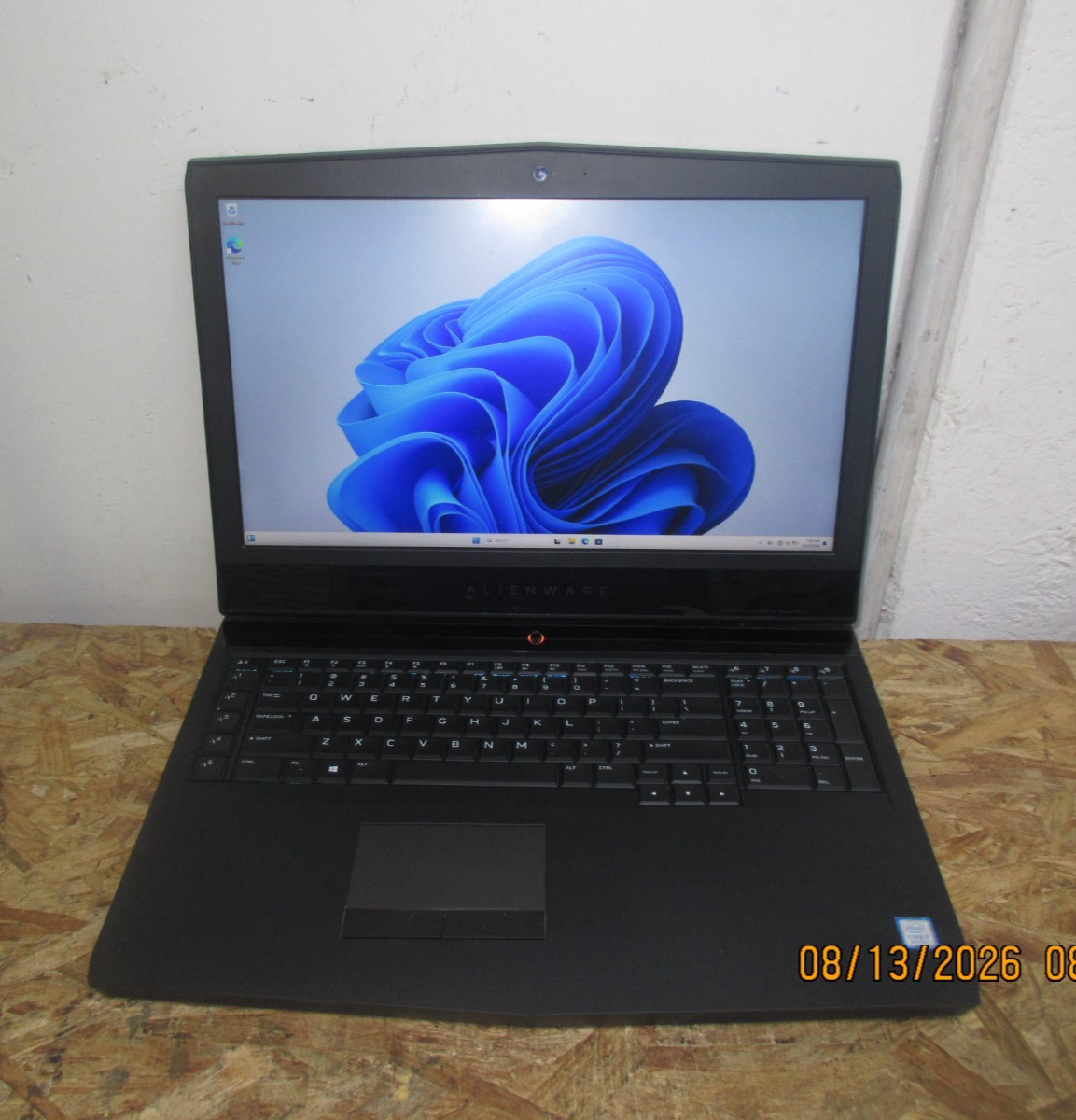 Dell Alienware 17 R5 Laptop i7-8th GEN 16GB RAM 256GB 1TB SSD NVIDIA GFX W11P.