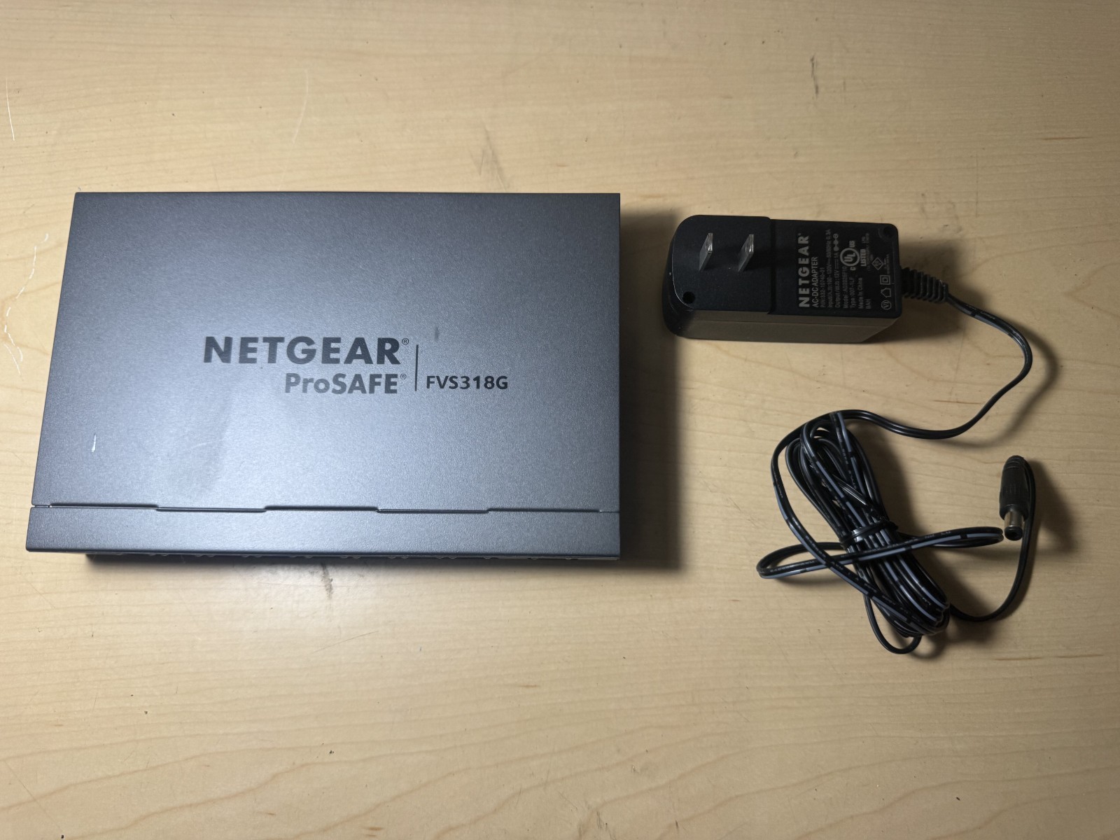 Netgear ProSAFE 8 Port Gigabit VPN Firewall FVS318G v2 w/ Power Adapter