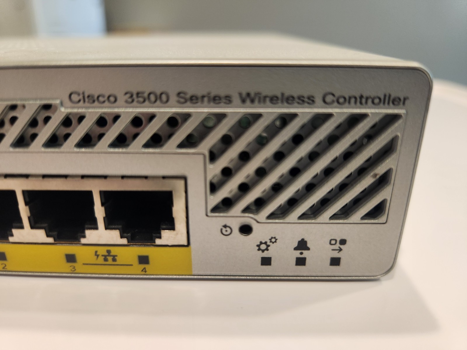 Cisco Model 3504 3500 Series Wireless Controller - No Power Adaptor