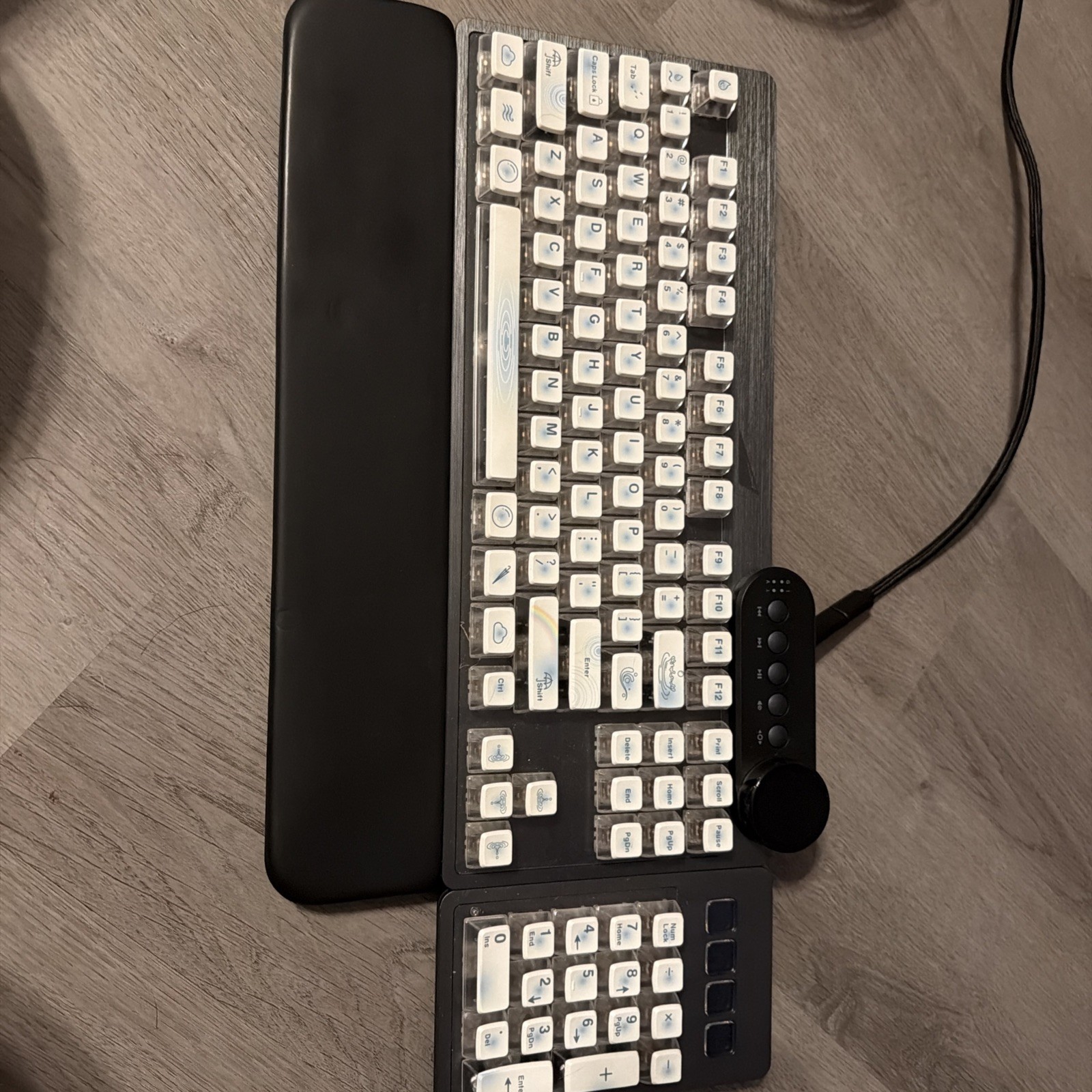 Mountain Everest Max Keyboard Set with Original Box, Media Dock, Numpad Extras