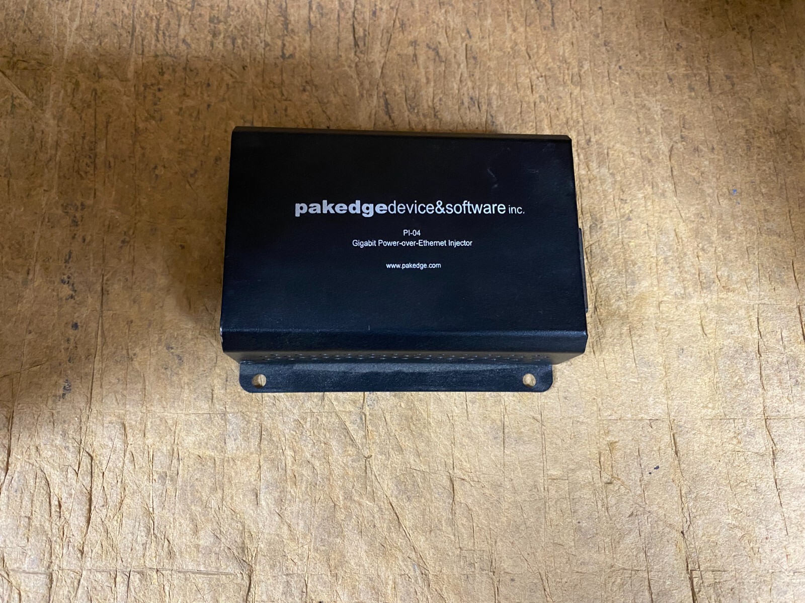 PAKEDGE PI-04 GIGABIT POWER OVER ETHERNET INJECTOR ~ FREE S/H