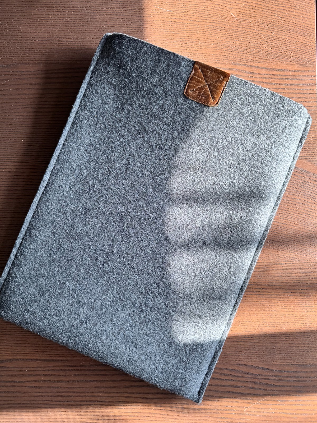 Hard Graft 15" MacBook Pro Laptop Sleeve Wool Felt Leather Gray Made Austria